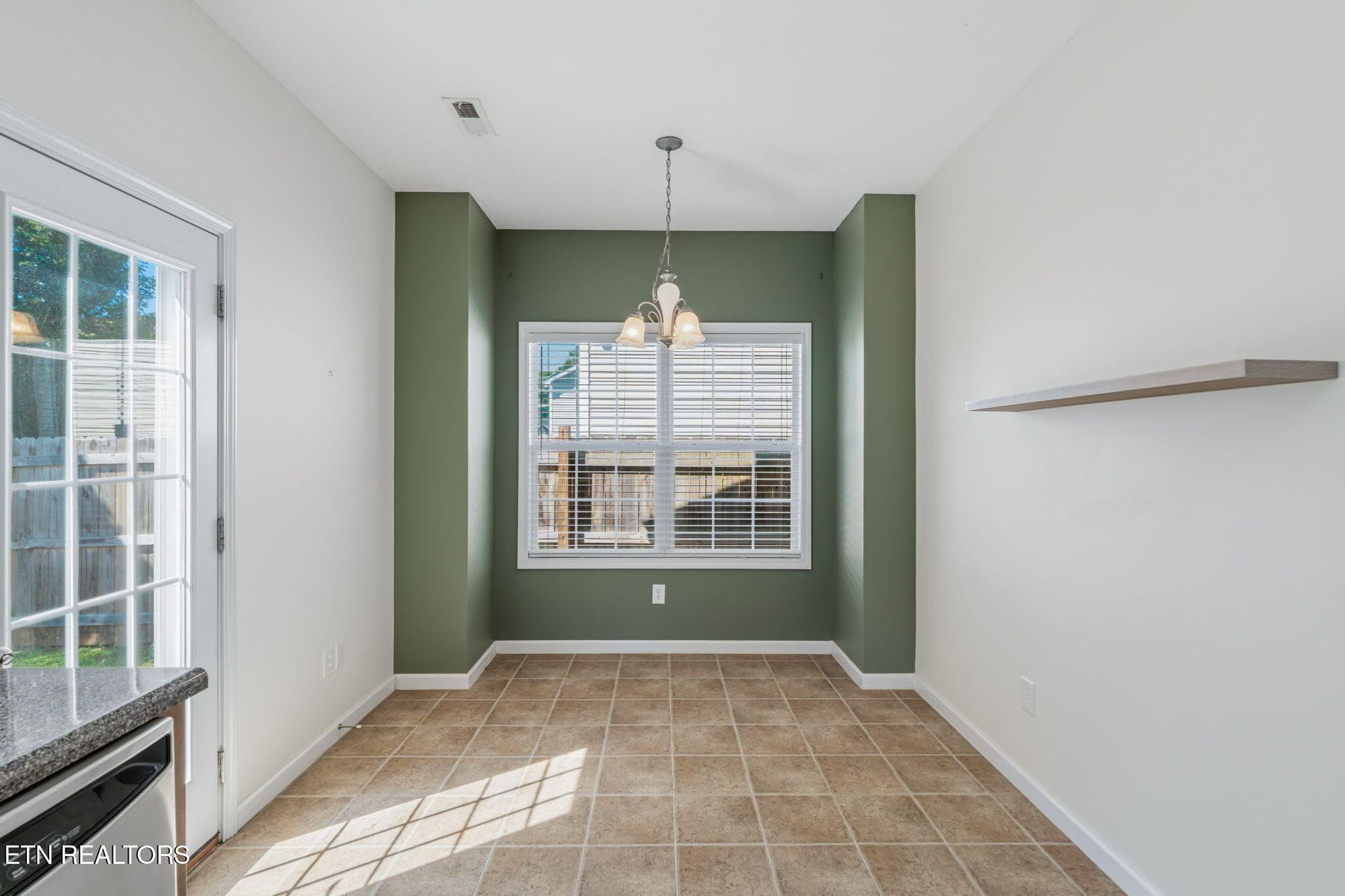 19-web-or-mls-5914 Gray Gables-12 - 5914 Gray Gables Drive, Knoxville, TN 37931