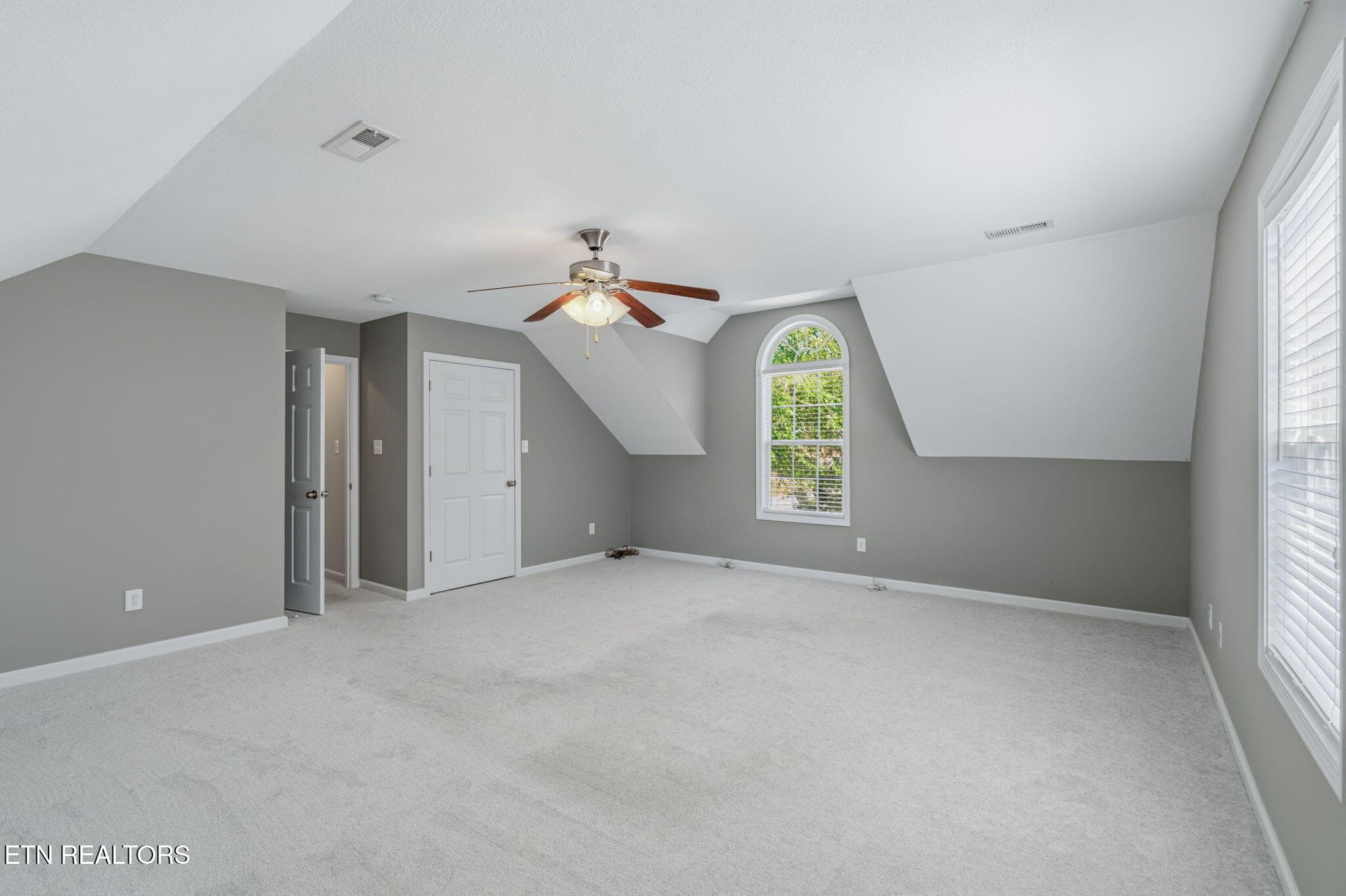 40-web-or-mls-5914 Gray Gables-37 - 5914 Gray Gables Drive, Knoxville, TN 37931