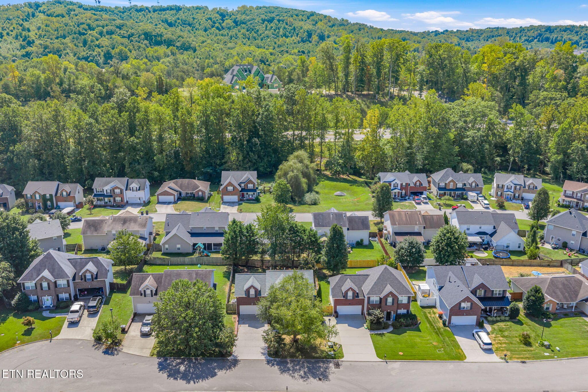 48-web-or-mls-5914 Gray Gables-2 - 5914 Gray Gables Drive, Knoxville, TN 37931