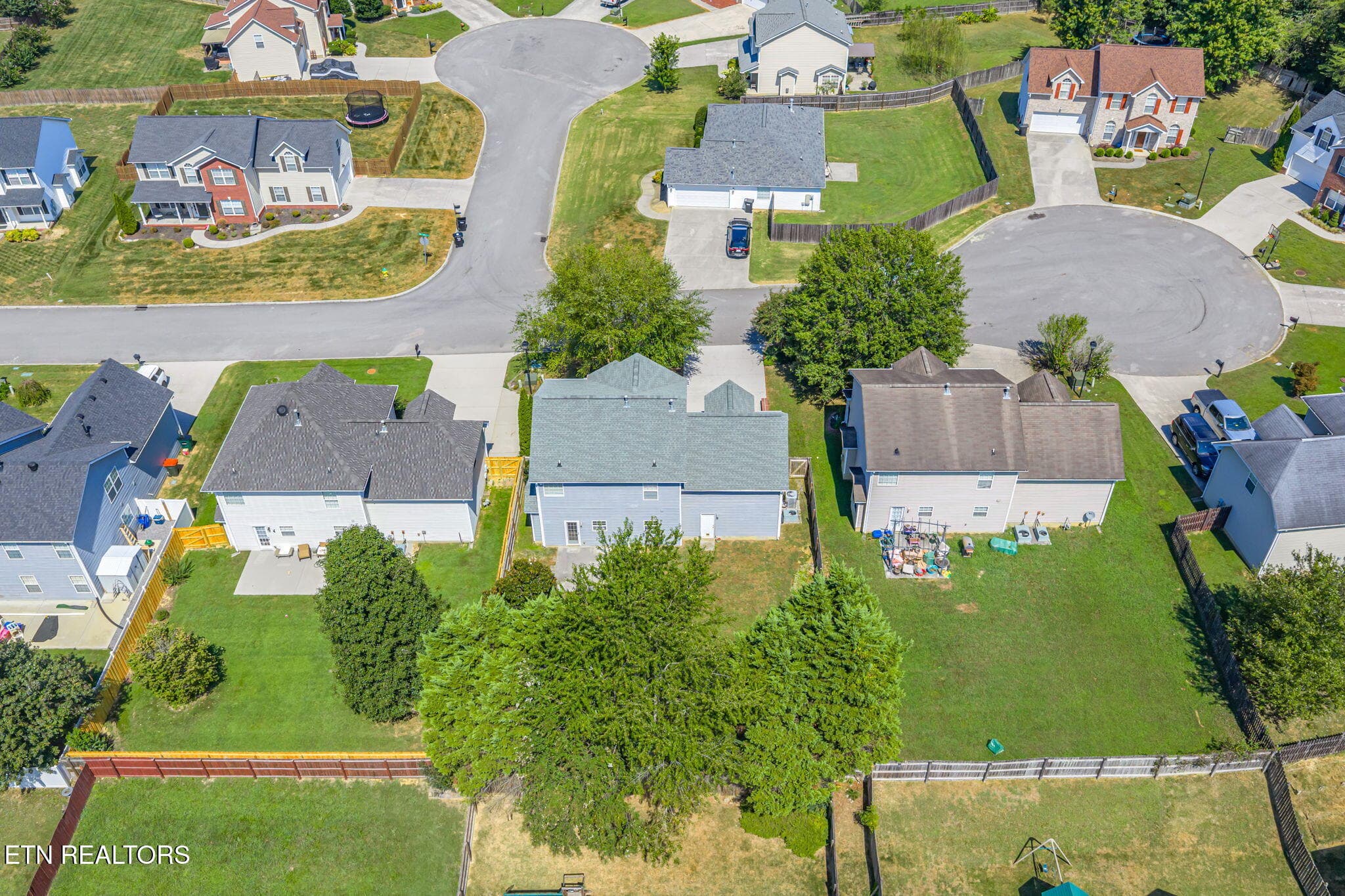 50-web-or-mls-5914 Gray Gables-6 - 5914 Gray Gables Drive, Knoxville, TN 37931