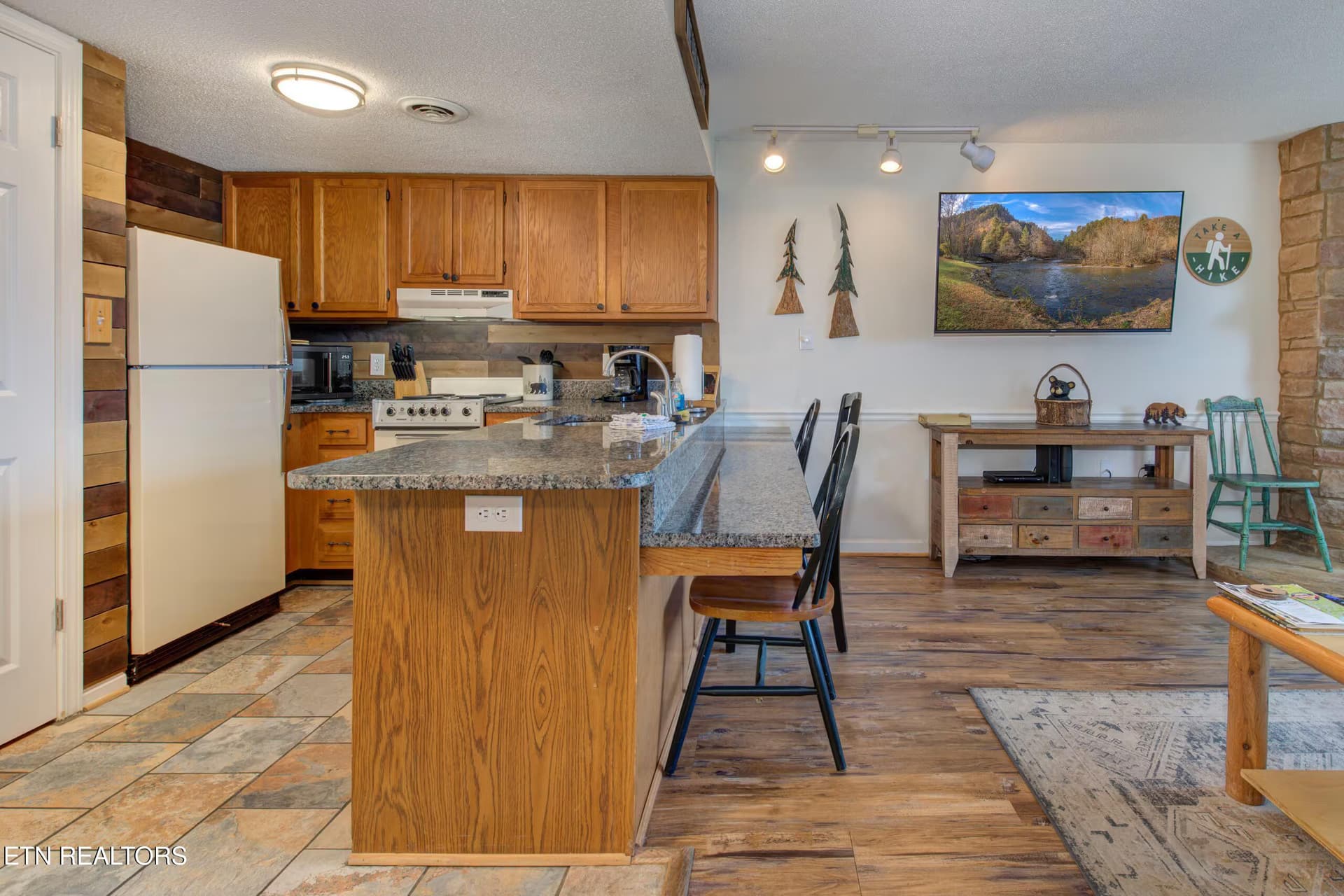 1bcb38aa-63ee-4c02-90f5-88cbf732ff56 - 1380 Ski View Drive APT 5202, Gatlinburg, TN 37738