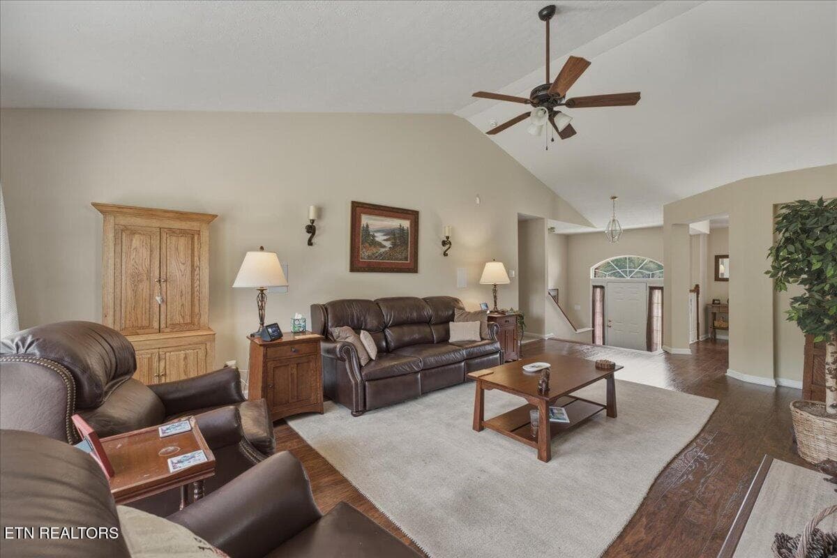 Vaulted Great Room - 2365 Conners Creek, Knoxville, TN 37932, Knoxville