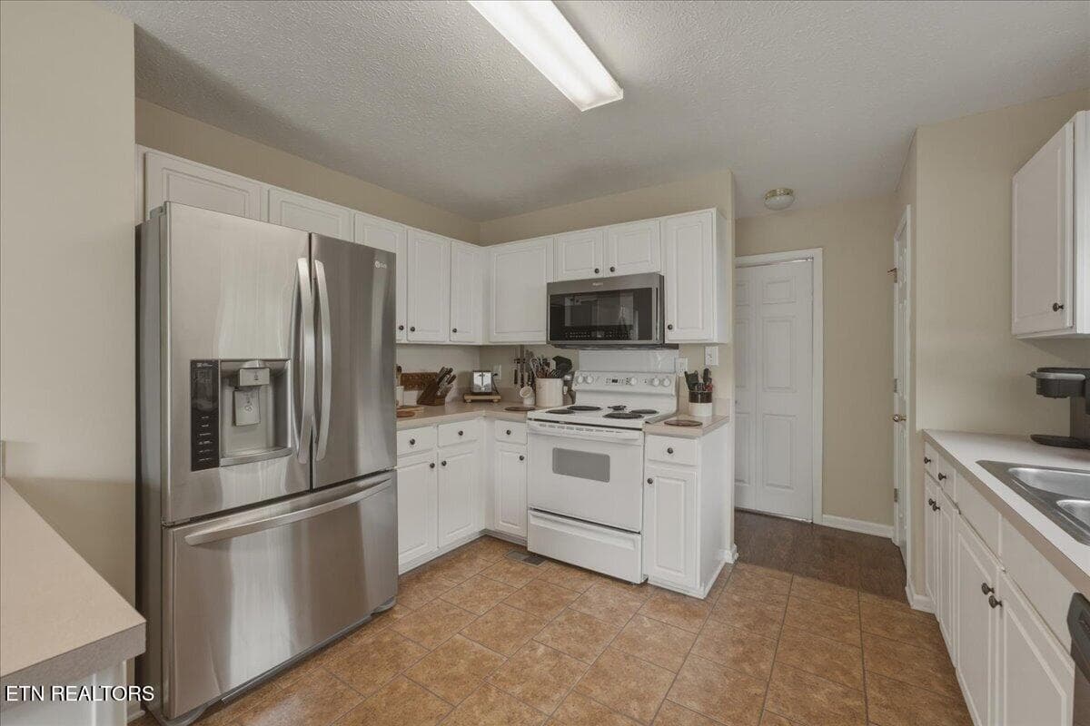Kitchen - 2365 Conners Creek, Knoxville, TN 37932, Knoxville