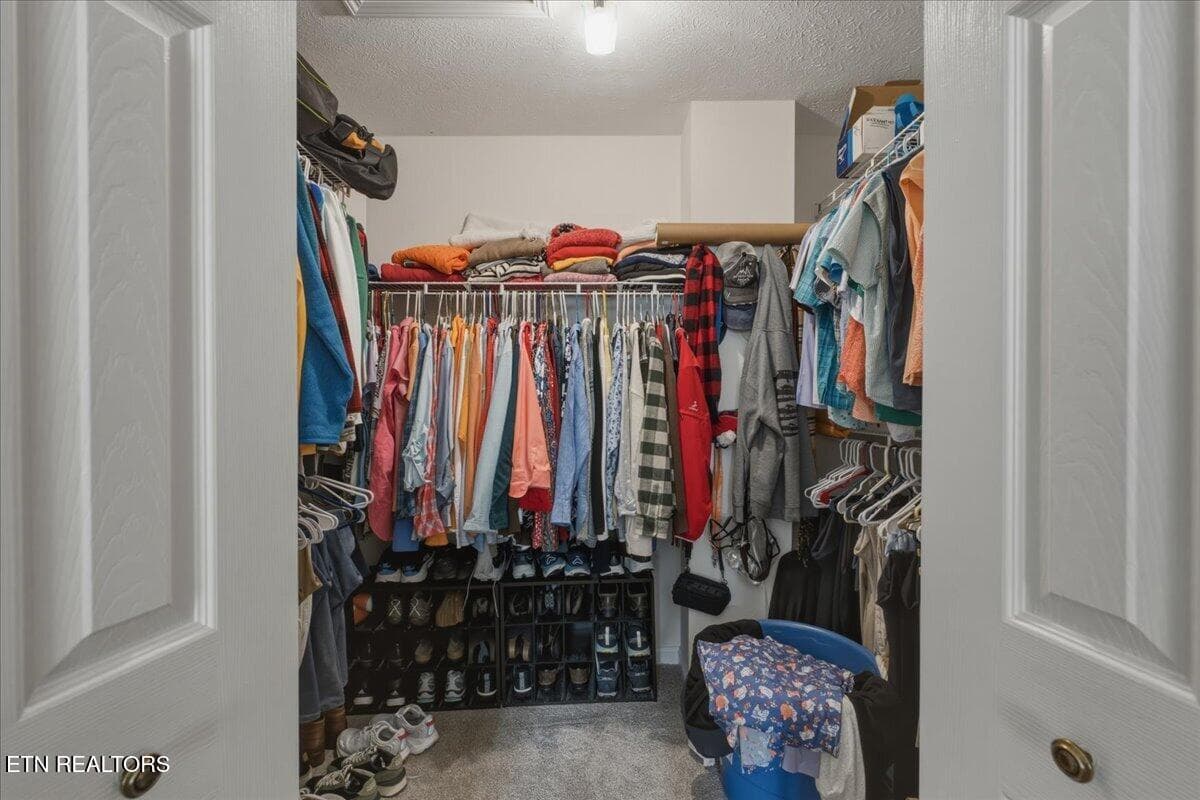 Walk-in Closet - 2365 Conners Creek, Knoxville, TN 37932, Knoxville