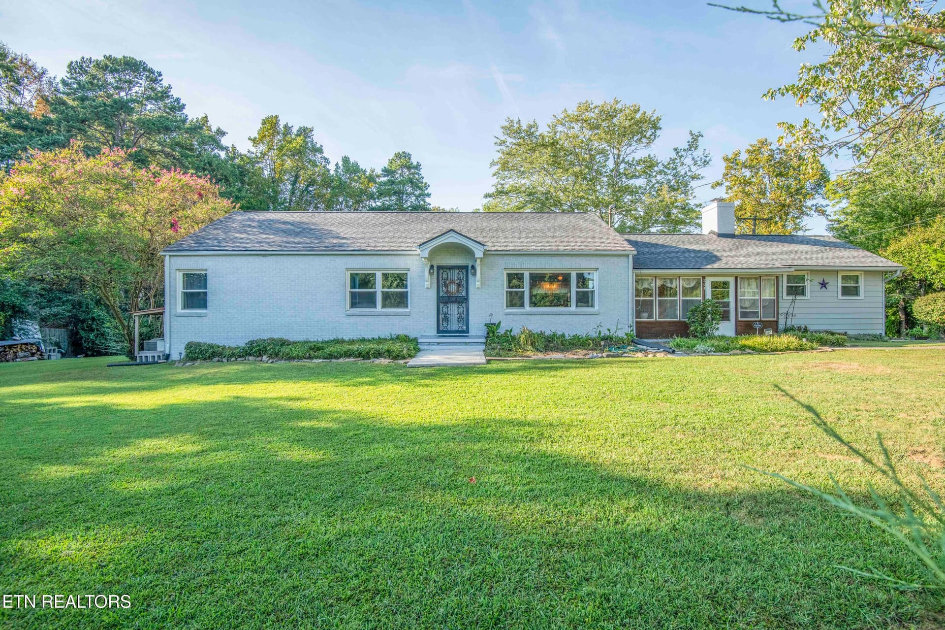exterior 4_1 - 201 W Ford Valley Rd, Knoxville, TN 37920