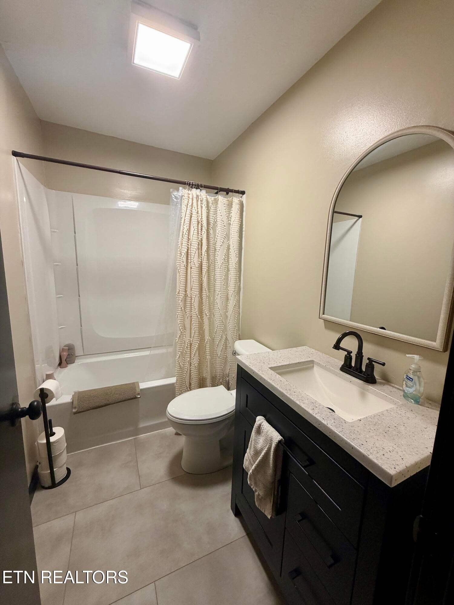 Bathroom - 204 Black Fox Harbor Rd, Washburn, TN 37888, Washburn