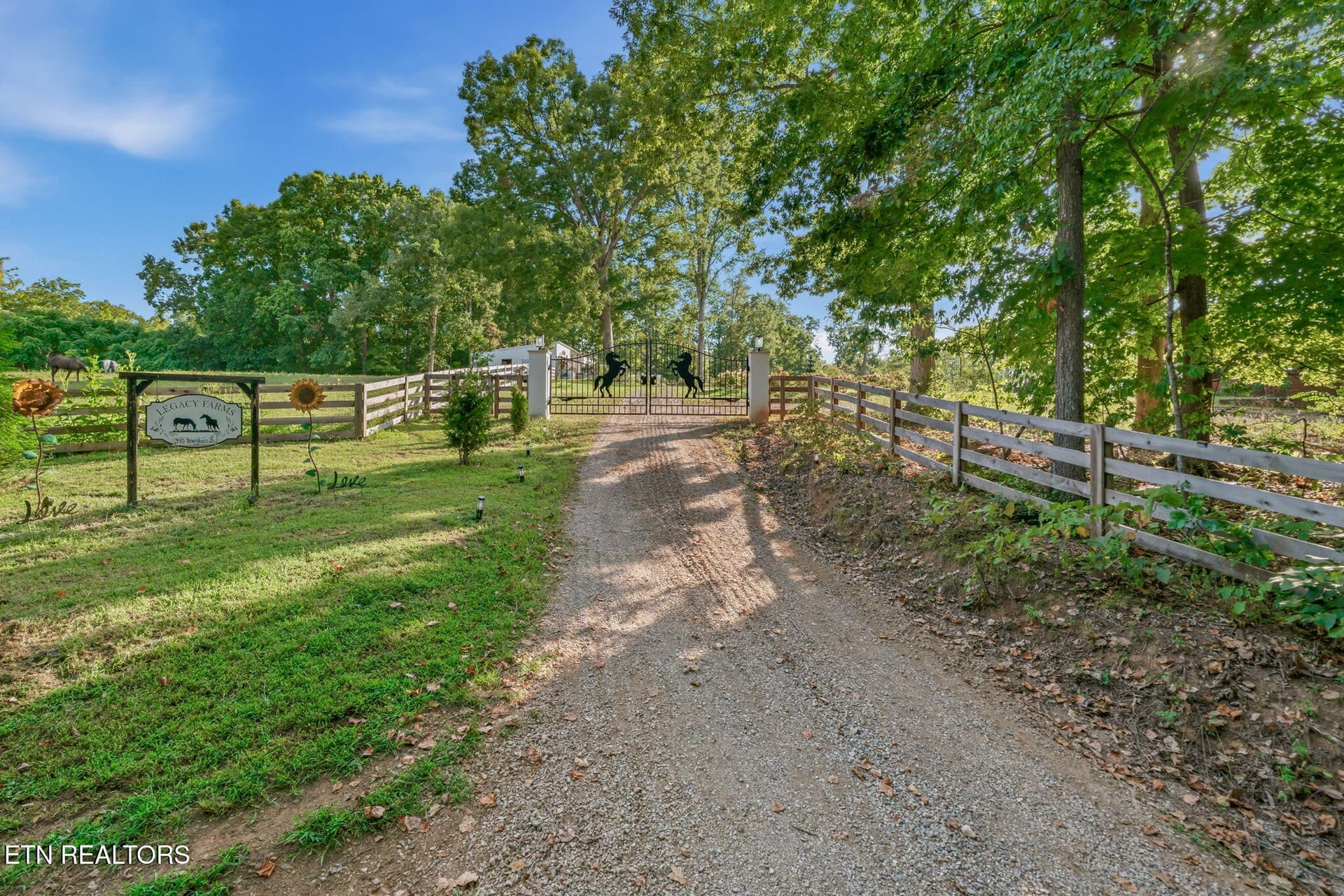 24-web-or-mls-340 Honeybee Lane-25 - 340 Honeybee Lane, Kingston, TN 37763