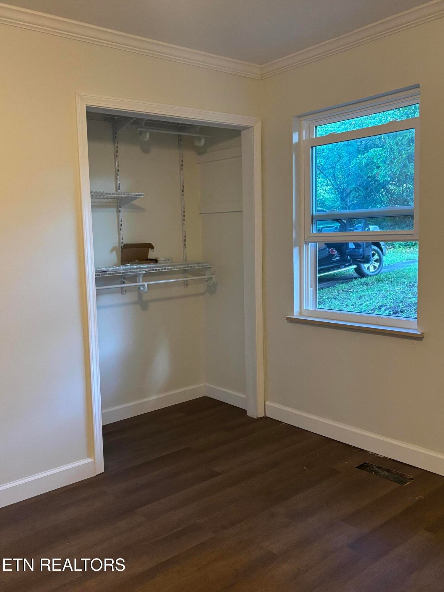 Poplar guest - 720 Poplar Lane, Winfield, TN 37892