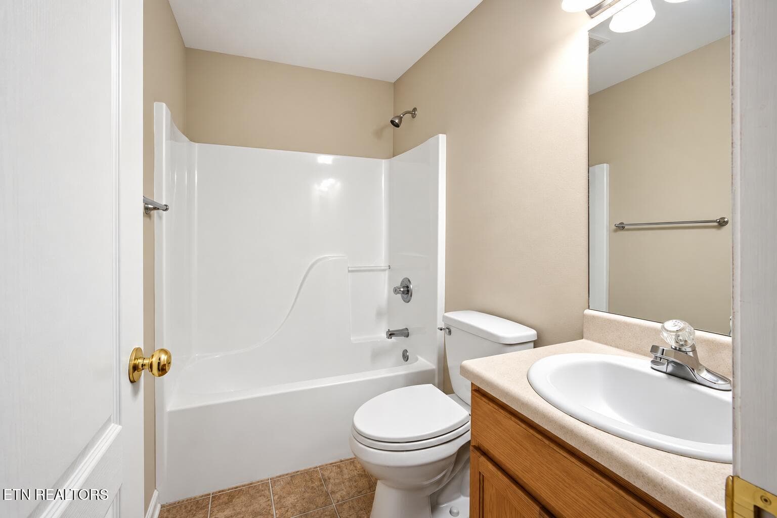 Bathroom 2 - 3707 Sean Grove Way, Knoxville, TN 37921, Knoxville