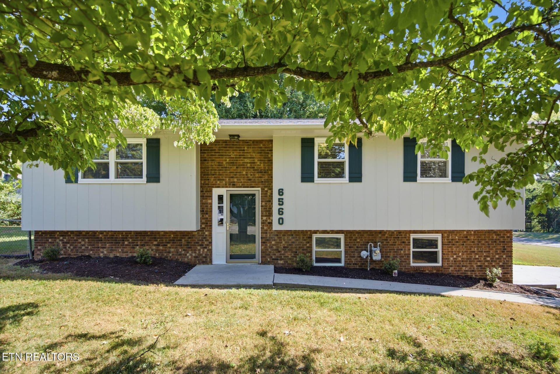 6560 W Garwood Circle, Knoxville, TN 37918