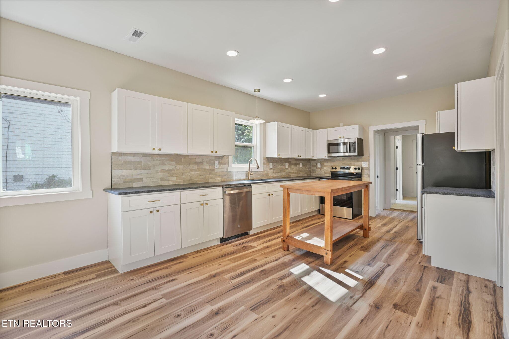 10-web-or-mls-DSC03297 - 1716 Minnis Ave, Knoxville, TN 37920, Knoxville