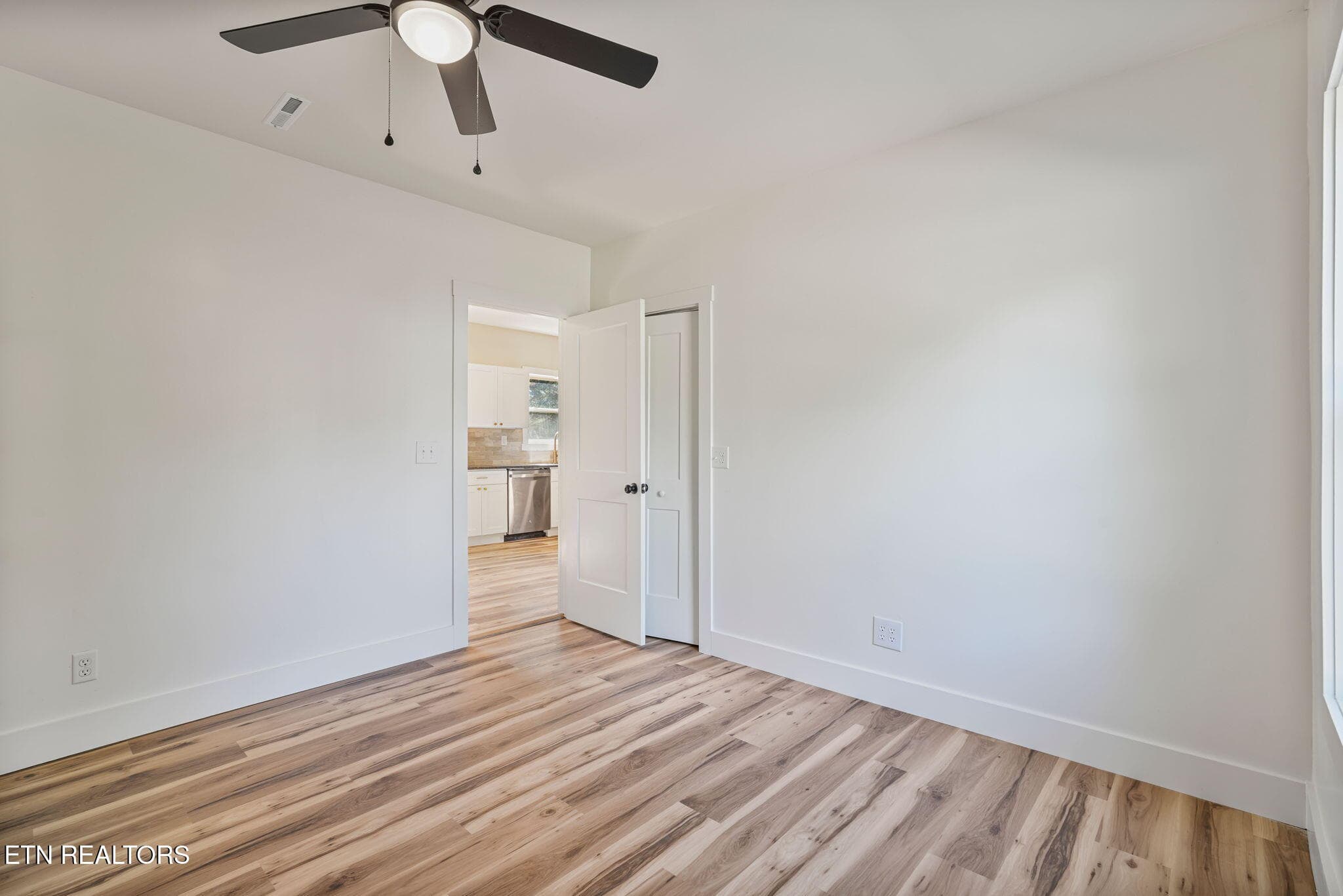 14-web-or-mls-DSC03324 - 1716 Minnis Ave, Knoxville, TN 37920, Knoxville