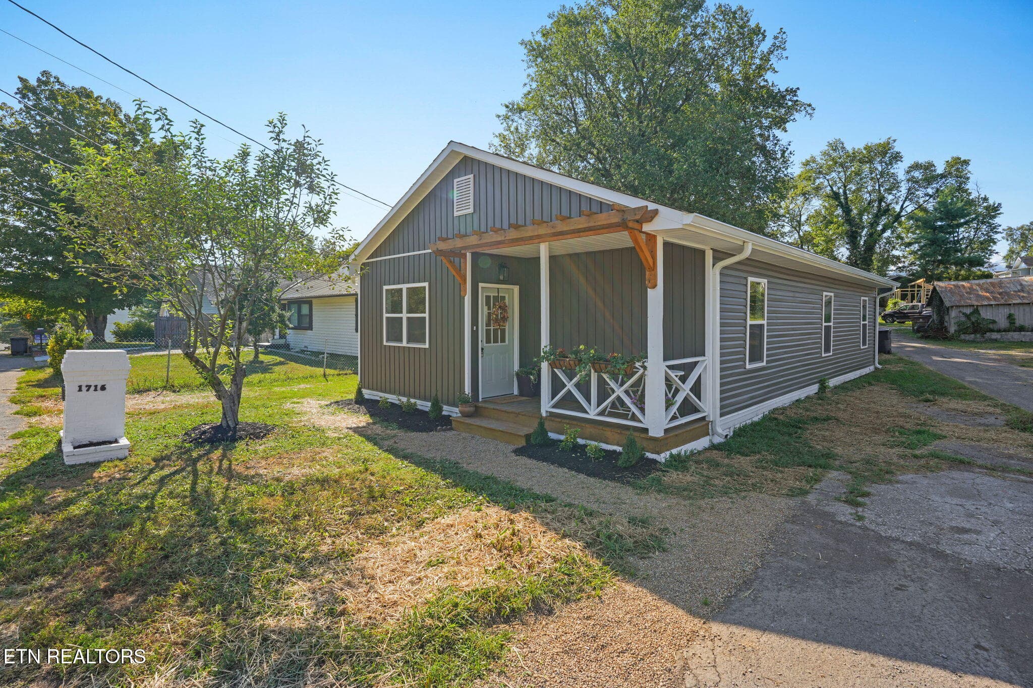 23-web-or-mls-DSC03379 - 1716 Minnis Ave, Knoxville, TN 37920, Knoxville