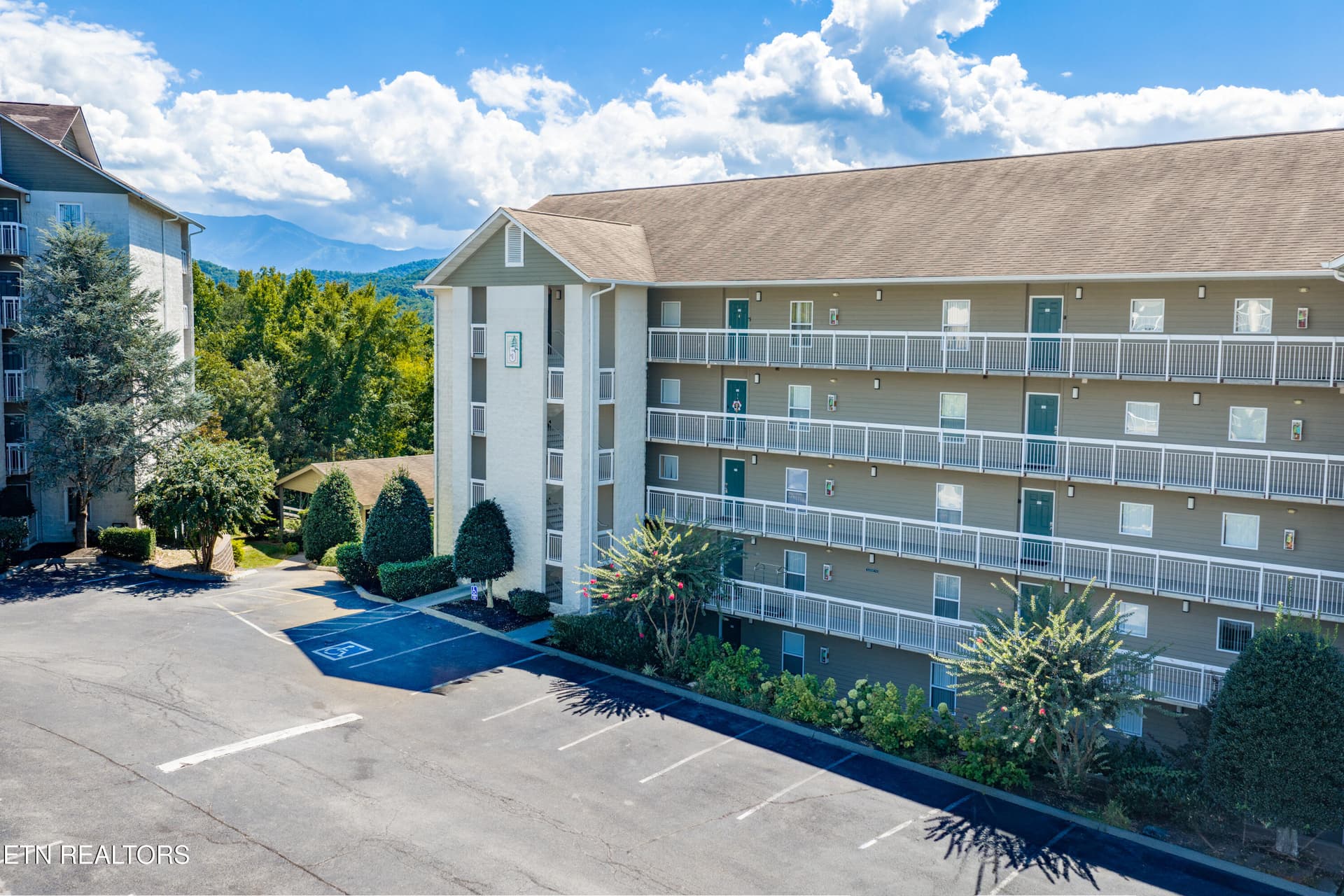 File 2 - 205 Ogle Drive 551, Pigeon Forge, TN 37863