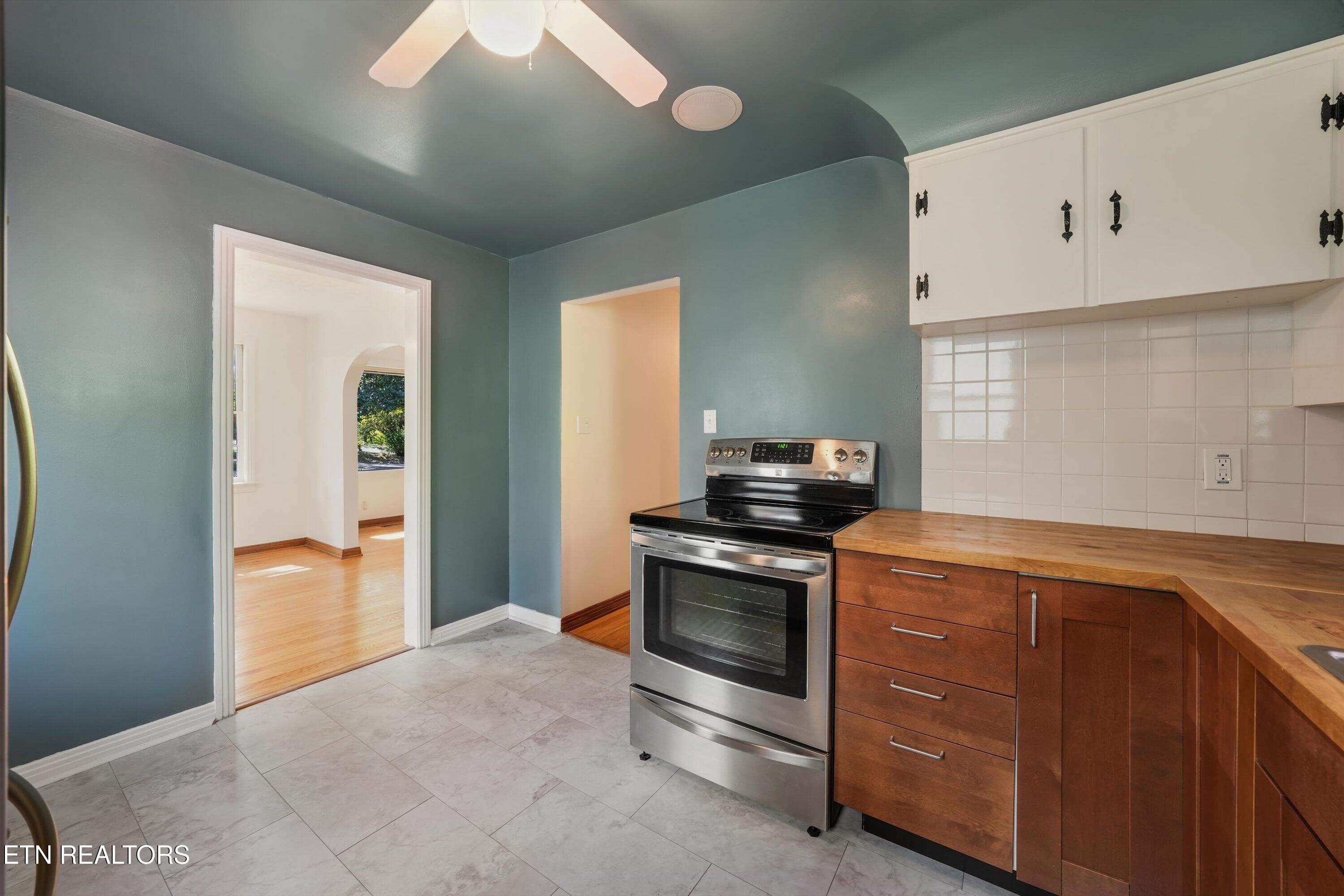 18-2837 Gaston Ave 35 - 2837 Gaston Ave, Knoxville, TN 37917, Knoxville