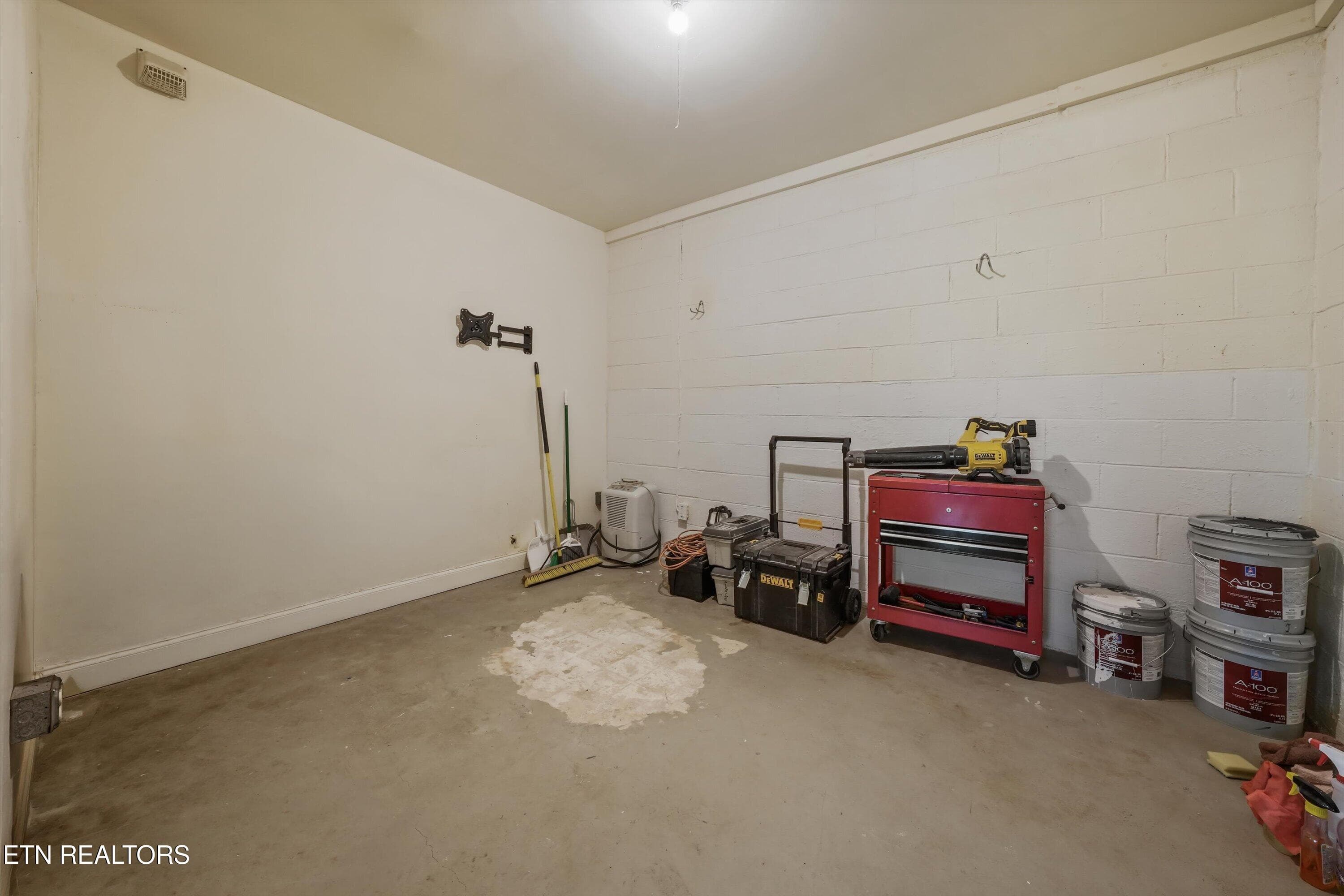 35-2837 Gaston Ave 52 - 2837 Gaston Ave, Knoxville, TN 37917, Knoxville