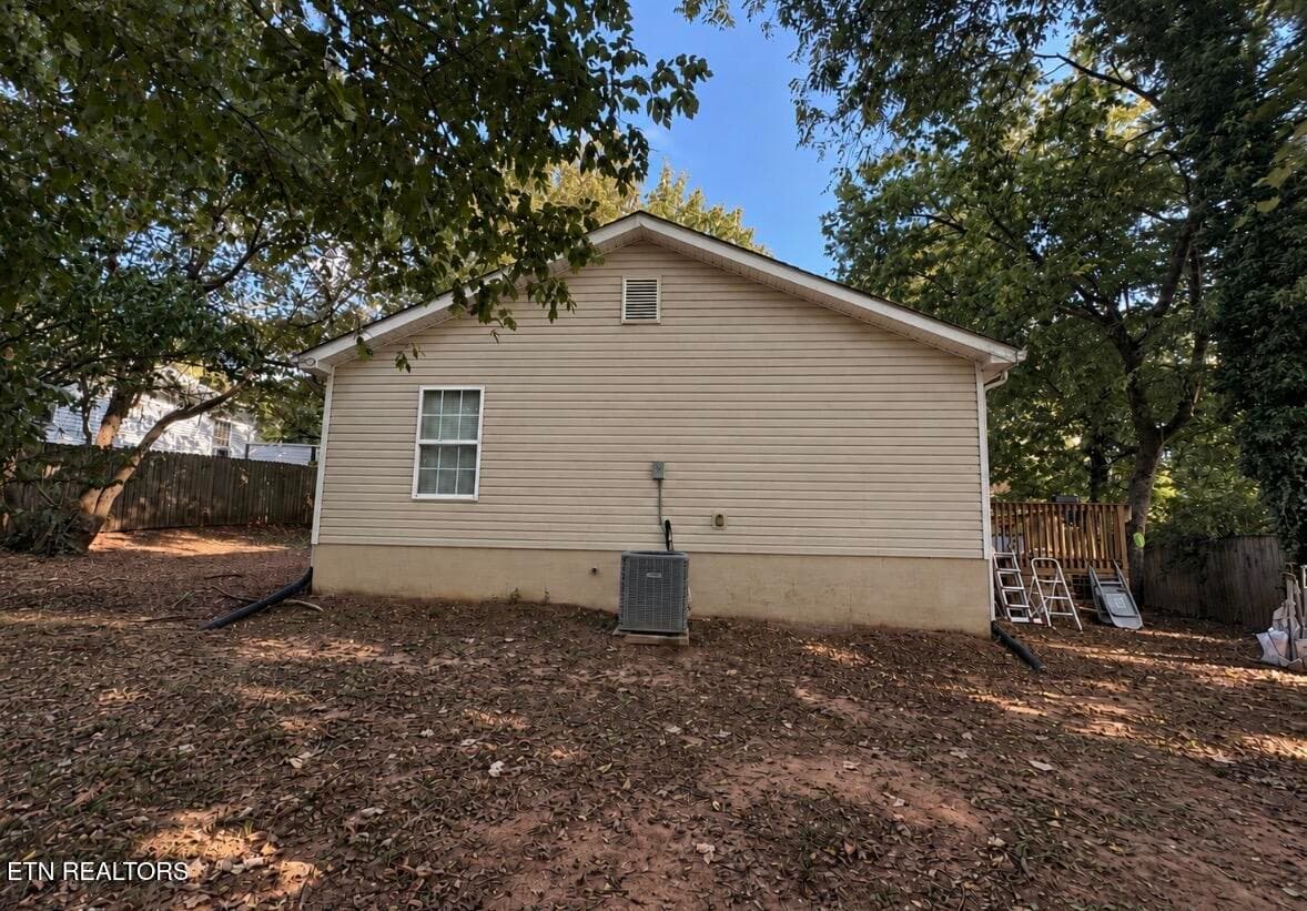 Back of Home - 2519 SE Seaton Ave, Knoxville, TN 37920, Knoxville