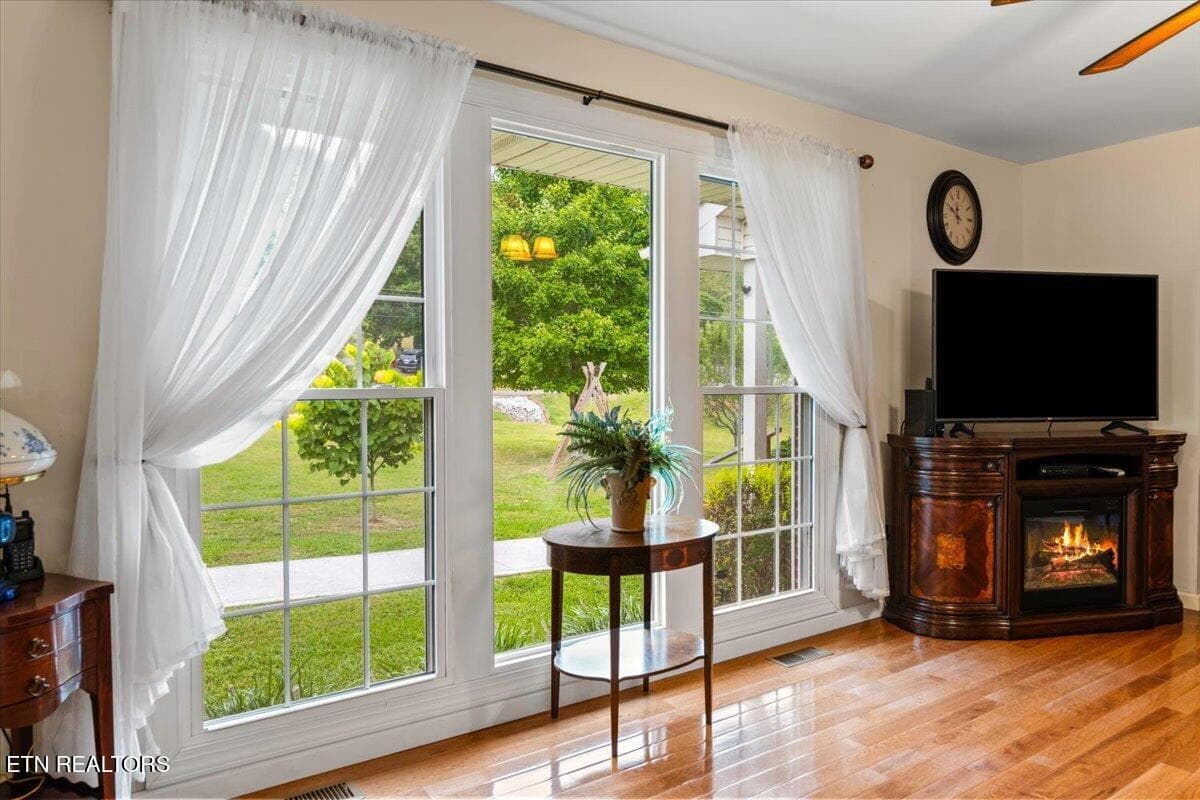 32-531 S Florence Ave - 531 S Florence Ave, Jellico, TN 37762, Jellico