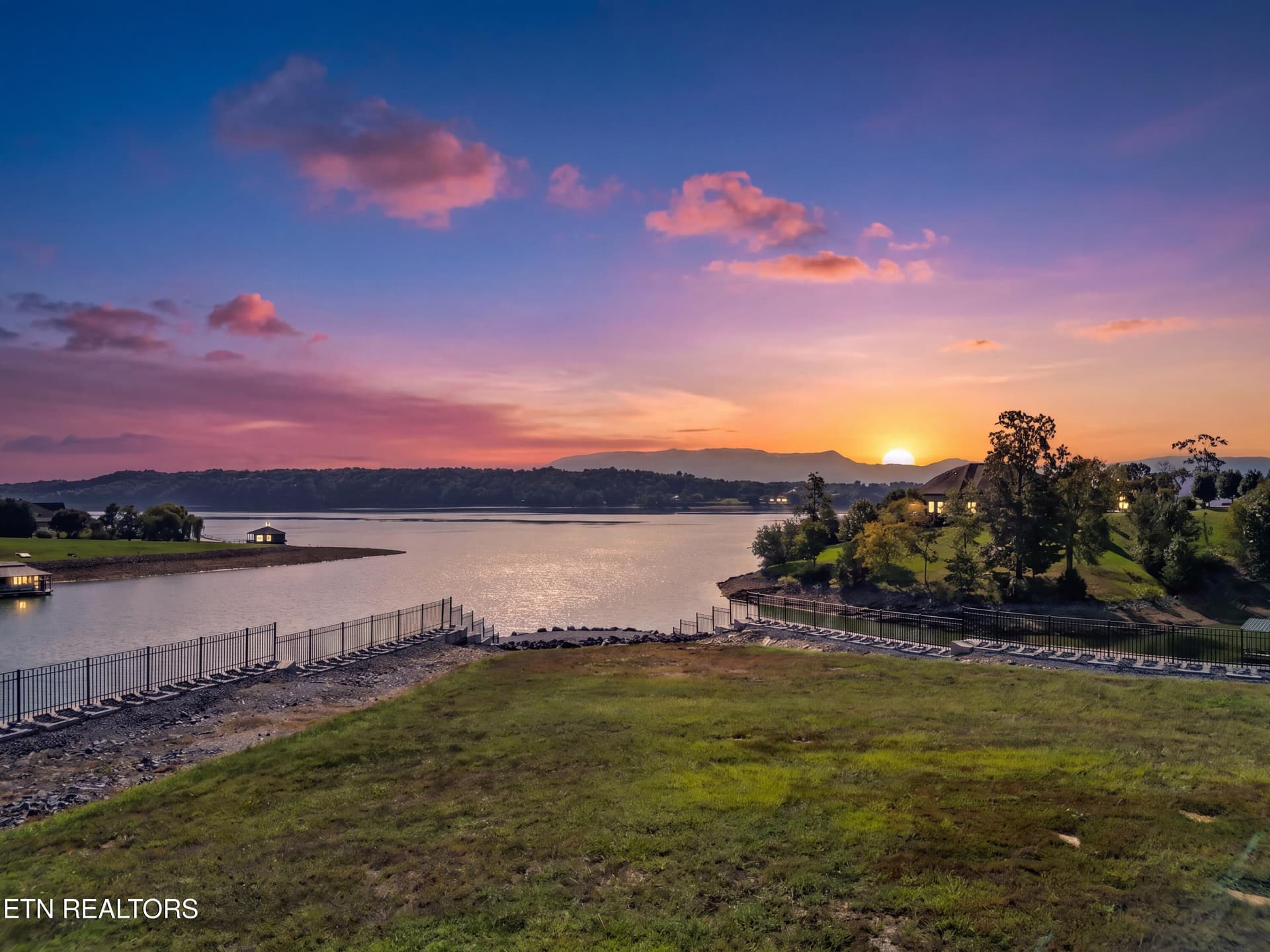186 Scenic Shores Drive, Dandridge, TN 37725
