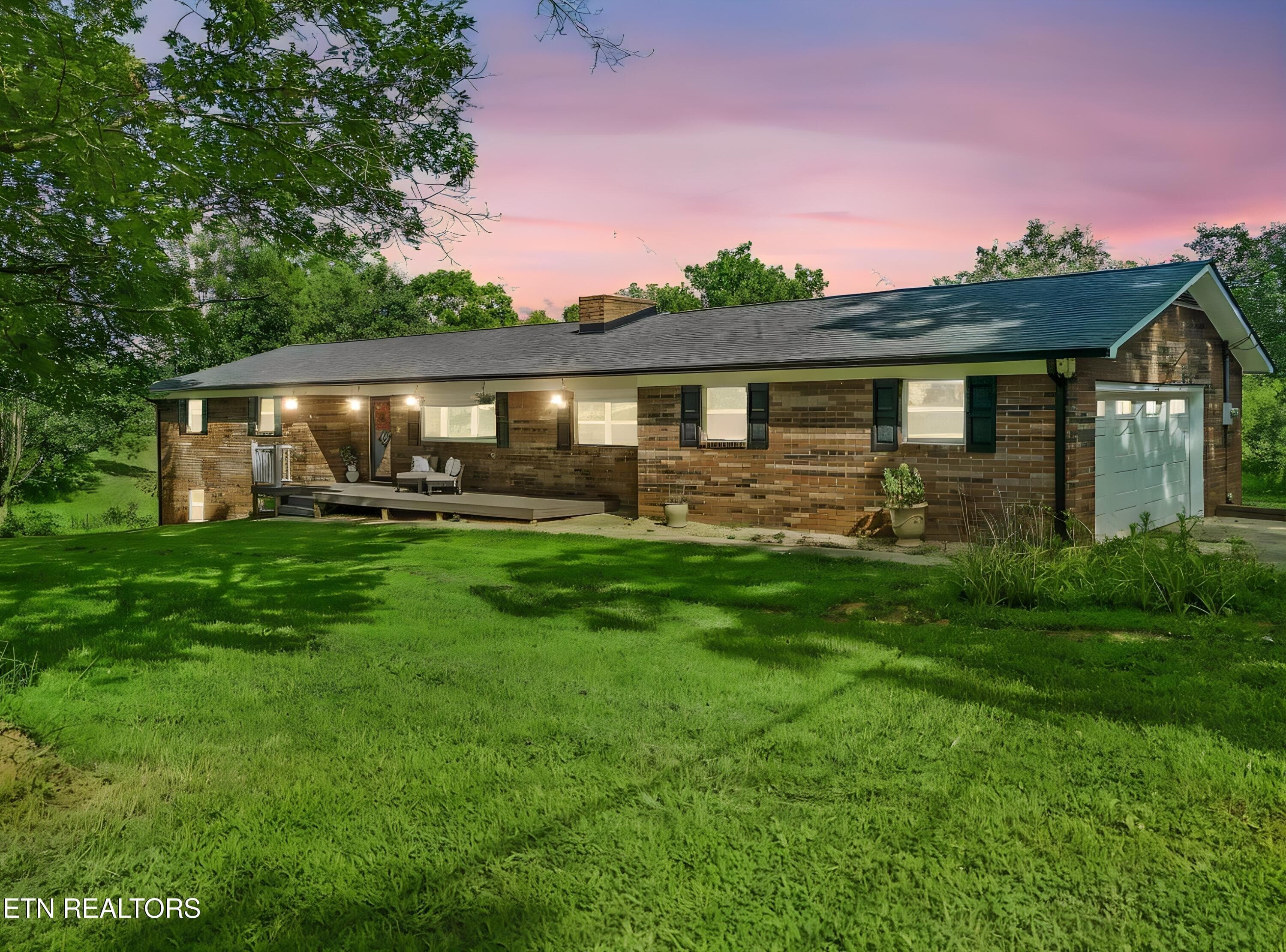 Renovated Basement Ranch - 5160 Indian Warpath Rd, Maryville, TN 37803
