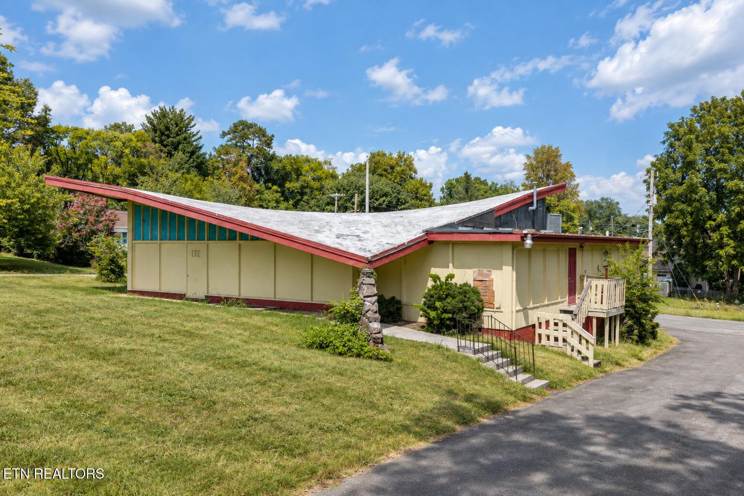 File 4 - 5022 Inskip Rd, Knoxville, TN 37912, Knoxville