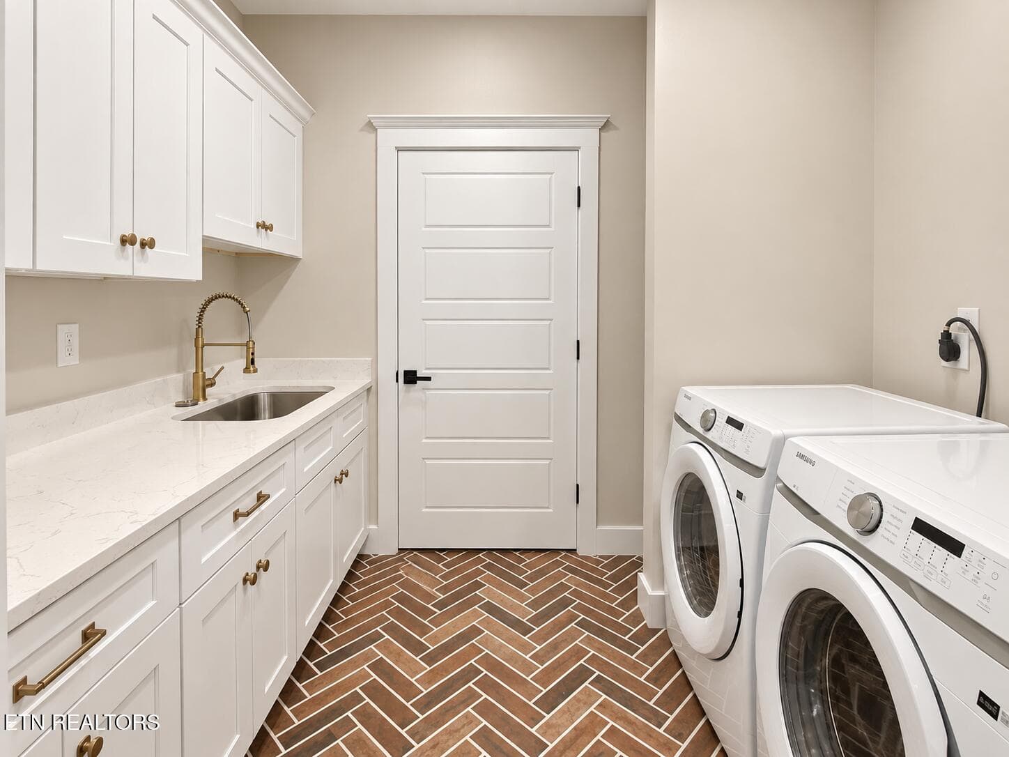 Laundry room main - 1149 Summerfield Drive, Maryville, TN 37801, Maryville