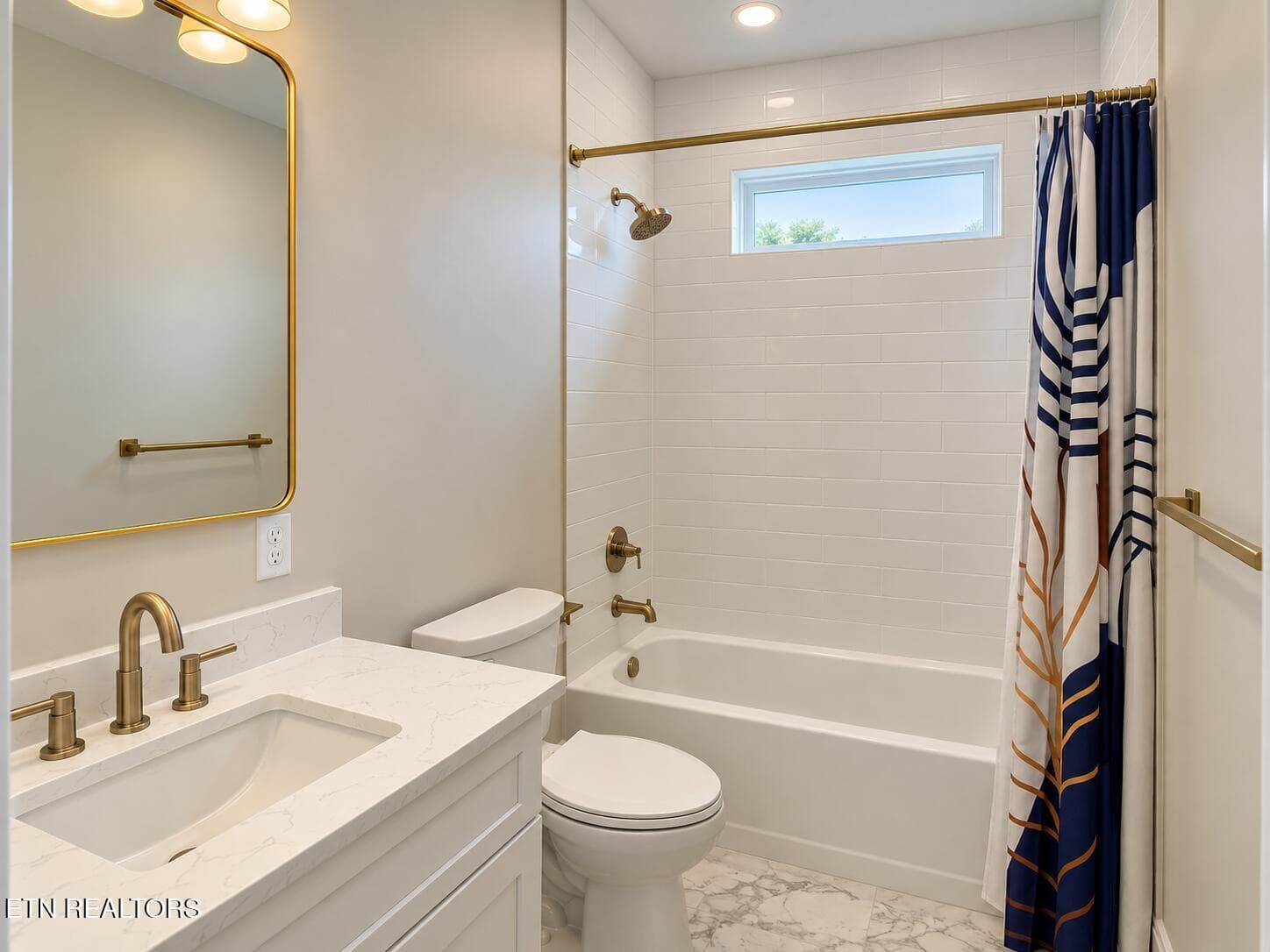 Bathroom main - 1149 Summerfield Drive, Maryville, TN 37801, Maryville