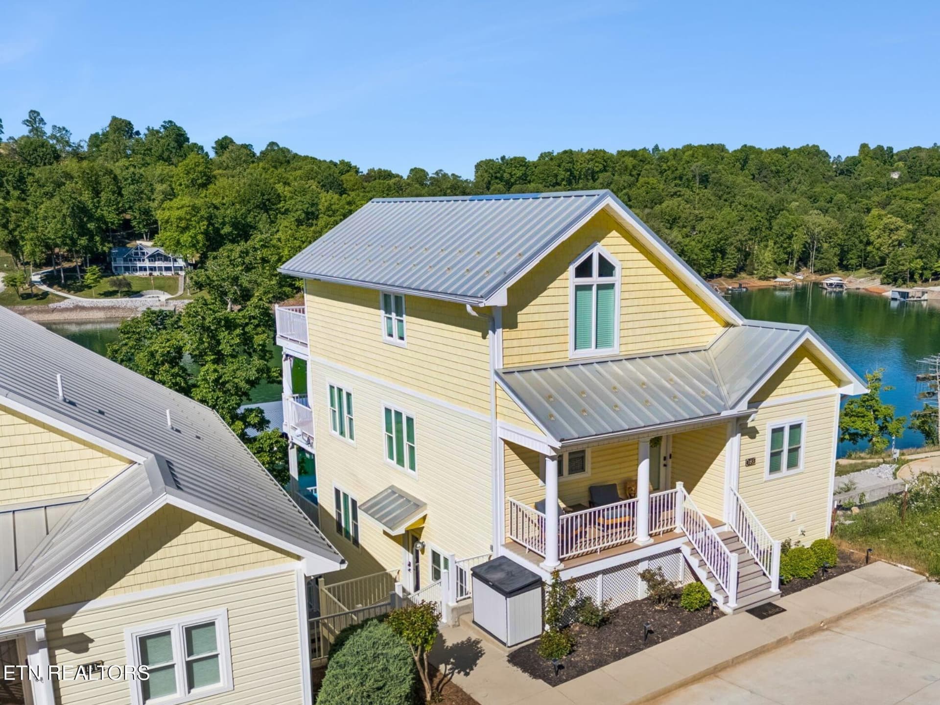 185 W Deer Village Lane B, LaFollette, TN 37766