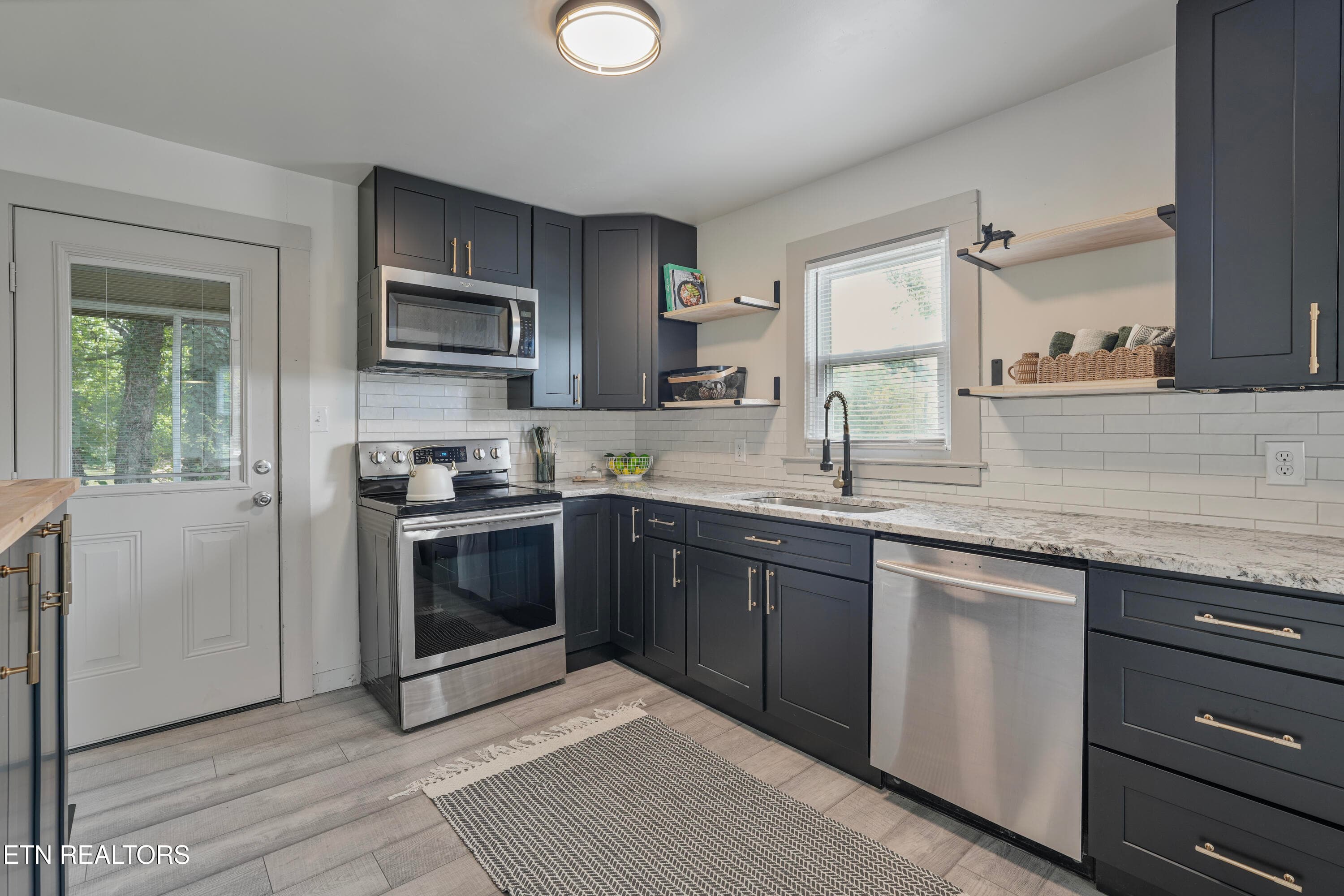 DSC03066 - 5828 NE Eldridge Rd, Knoxville, TN 37918, Knoxville