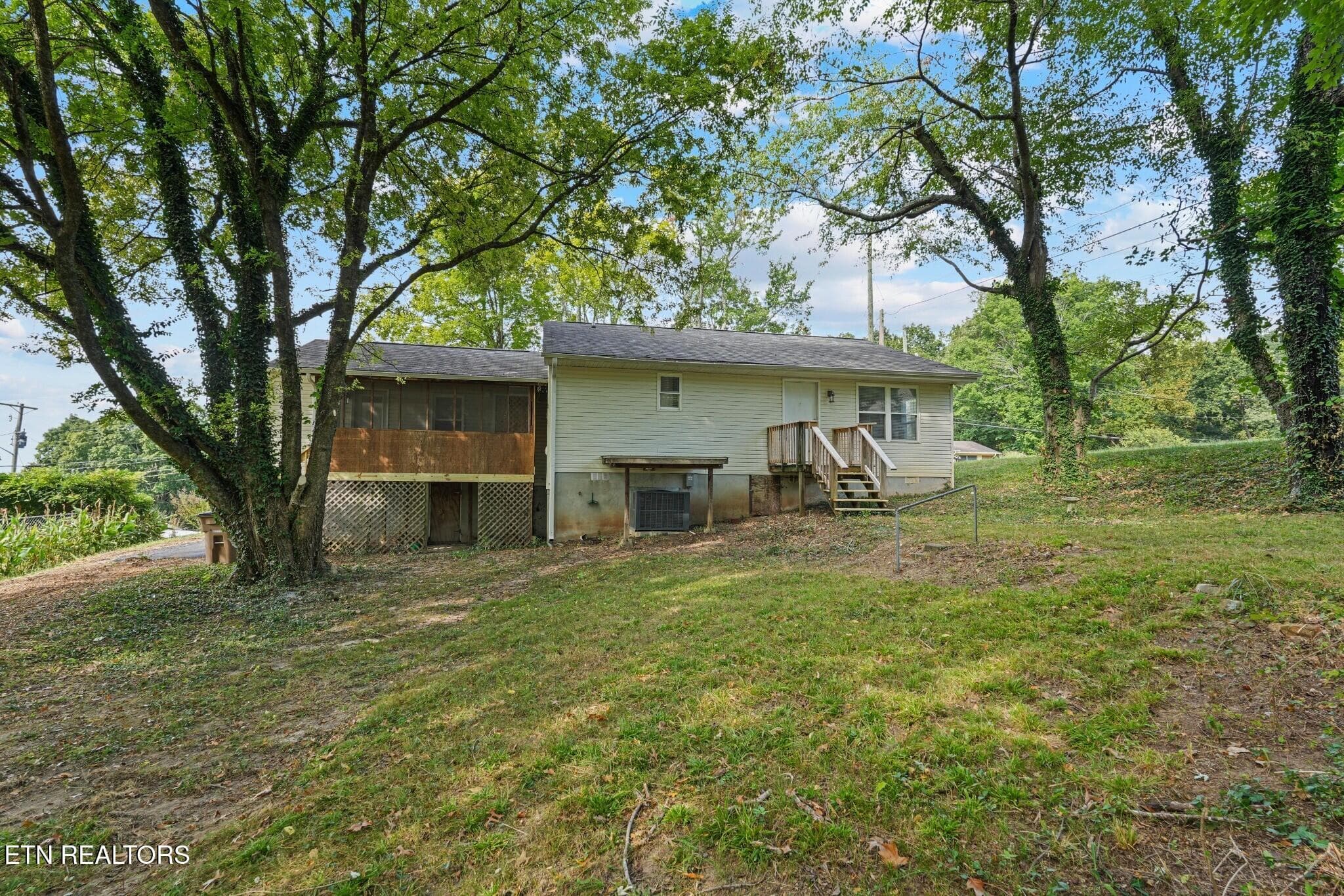 DSC03018(1) - 5828 NE Eldridge Rd, Knoxville, TN 37918, Knoxville