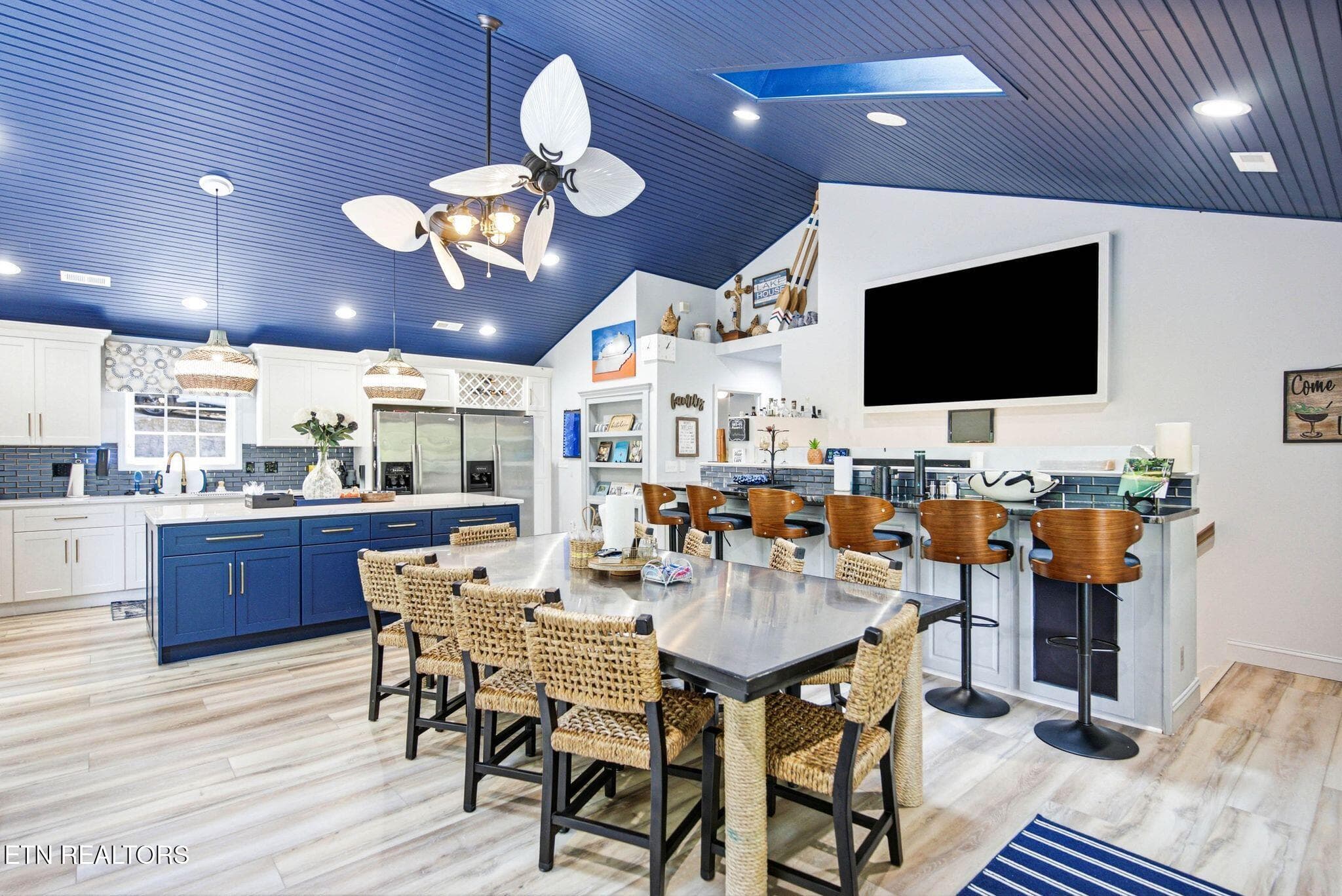 Cathedral-Ceiling-Skylights - 773 Yoakum Hollow Rd, Jacksboro, TN 37757, Jacksboro