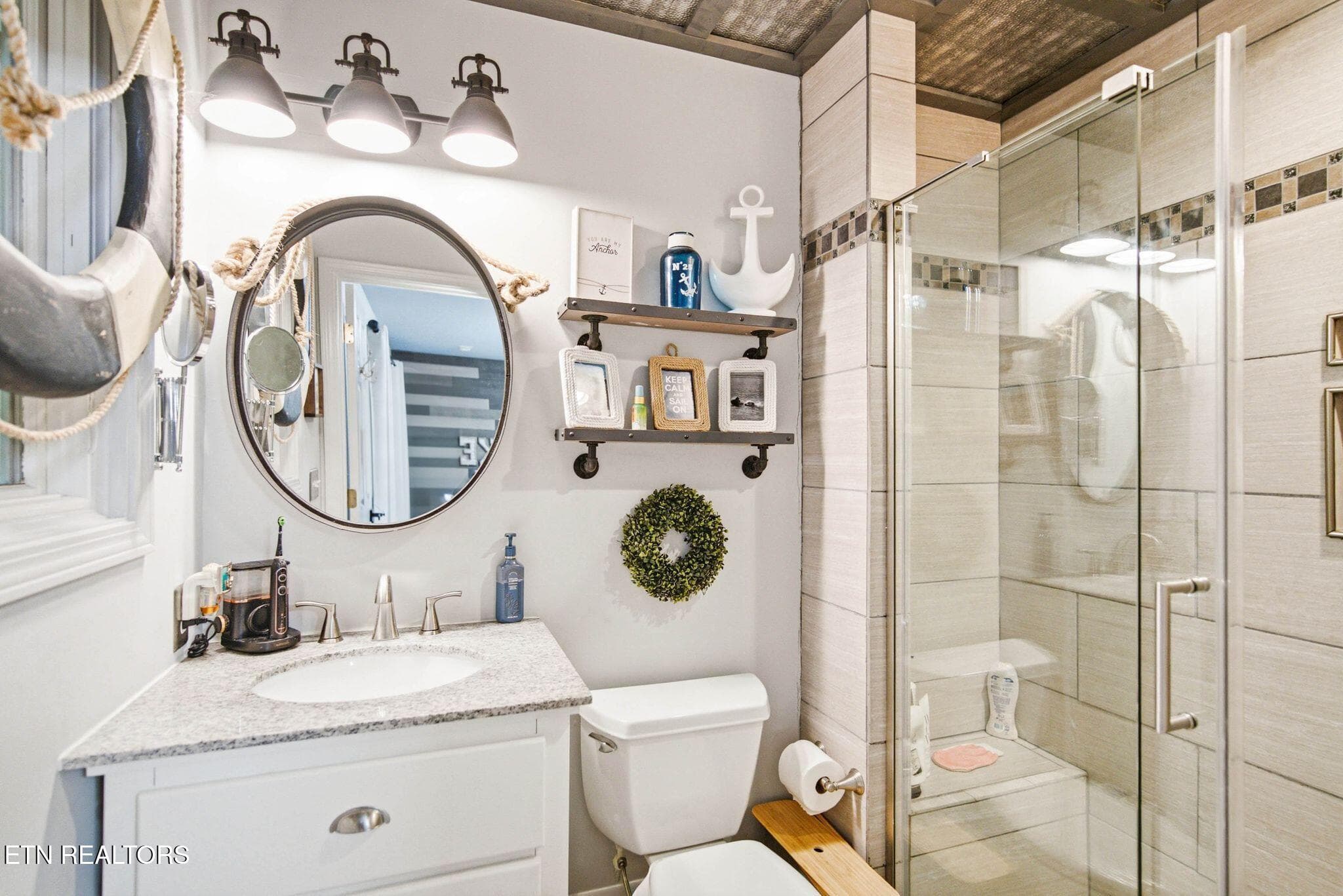 Primary-Bedroom-Ensuite-Bathroom - 773 Yoakum Hollow Rd, Jacksboro, TN 37757, Jacksboro