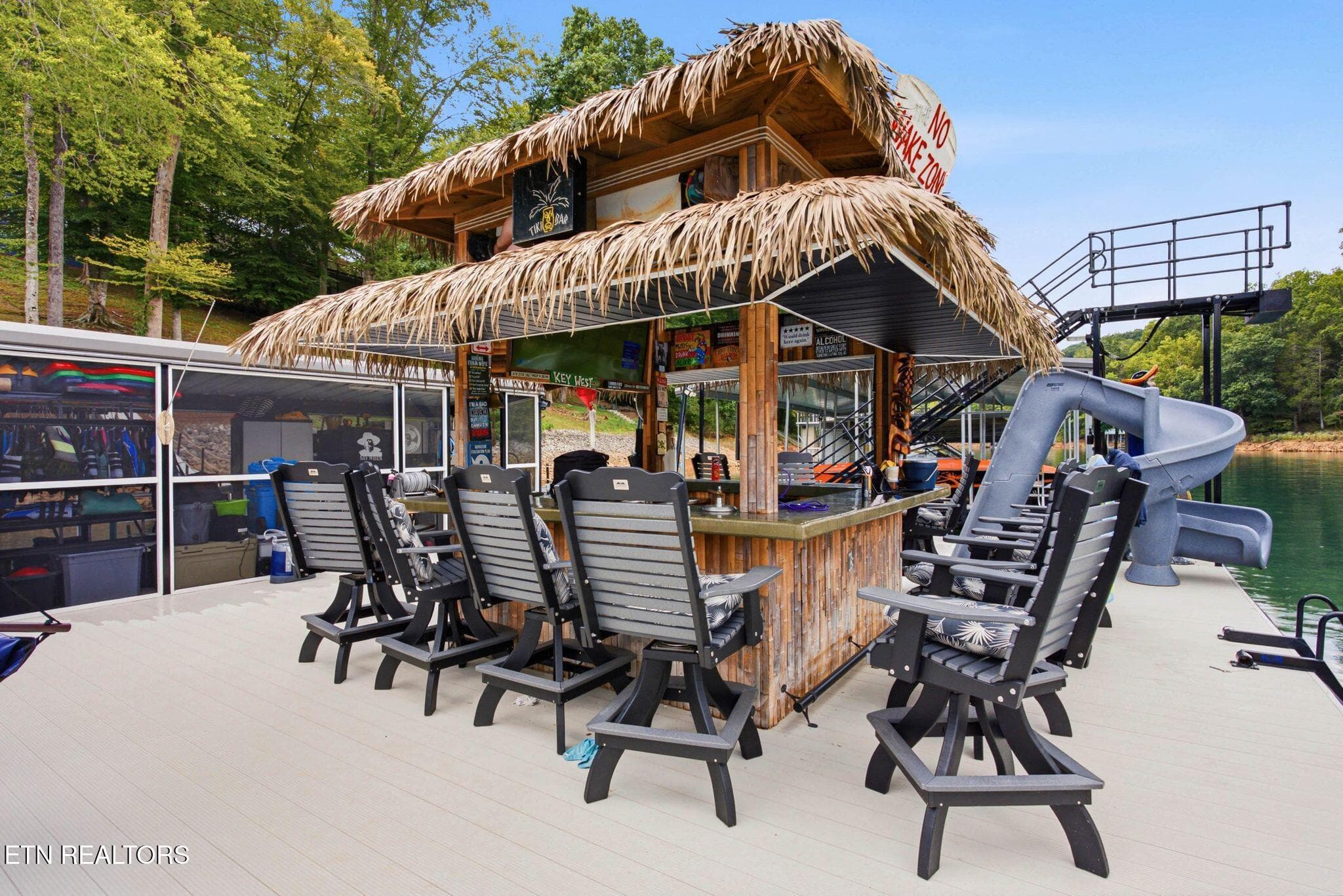 Tiki-Bar-Slide-Entertaining-Storage - 773 Yoakum Hollow Rd, Jacksboro, TN 37757, Jacksboro