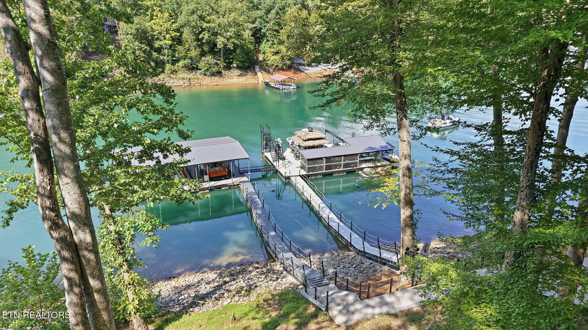 Two-Docks-Waterfront-Lake - 773 Yoakum Hollow Rd, Jacksboro, TN 37757, Jacksboro