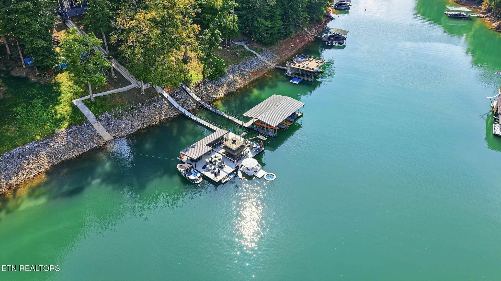 Year-Round-Water-Two-Docks - 773 Yoakum Hollow Rd, Jacksboro, TN 37757, Jacksboro