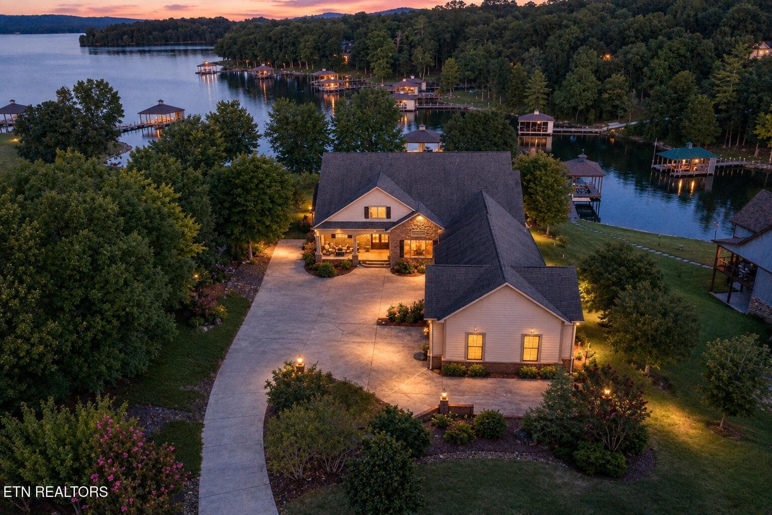 436 Waterfront Way, Spring City, TN 37381
