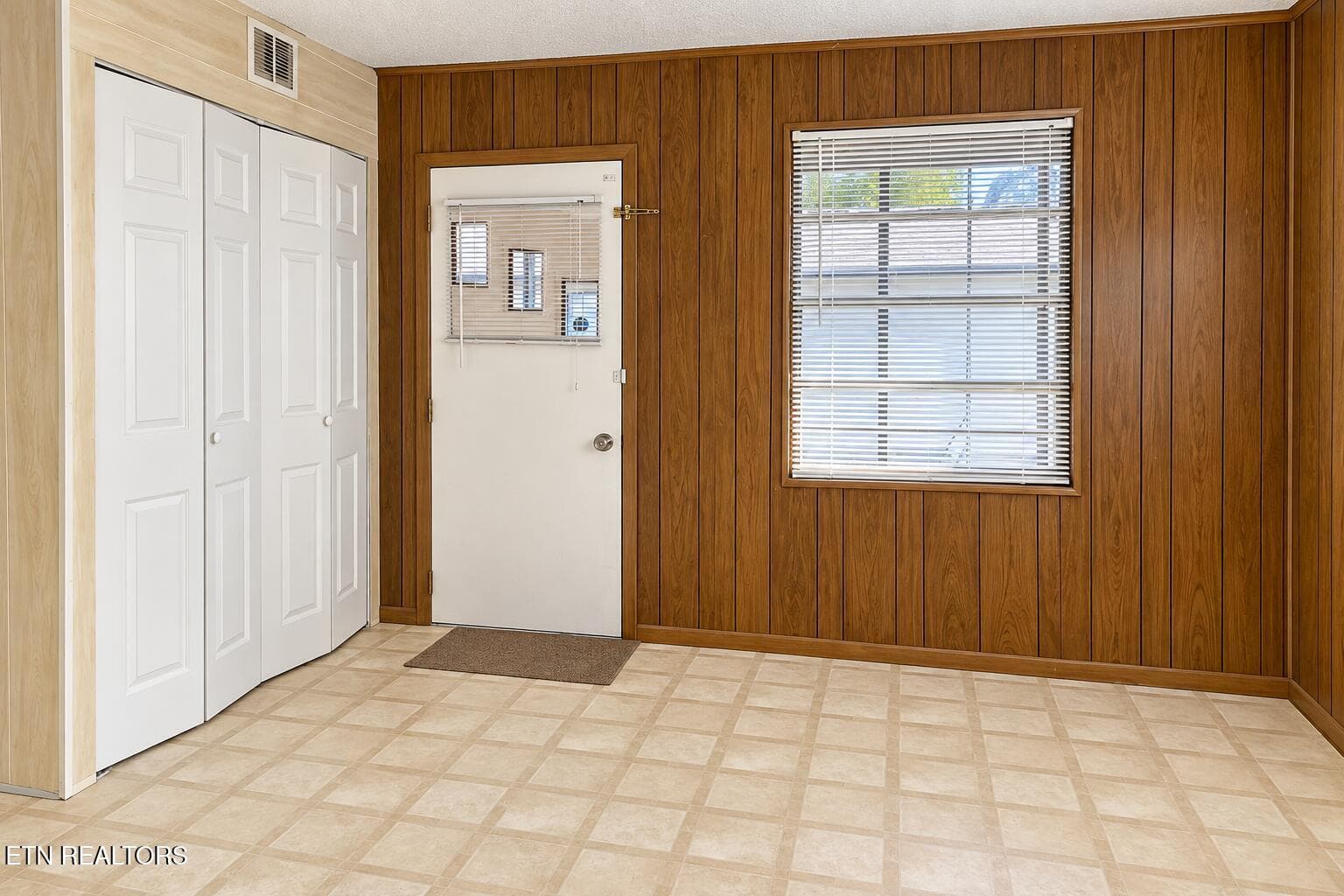 29937 - 5205 Jacksboro Pike, Knoxville, TN 37918
