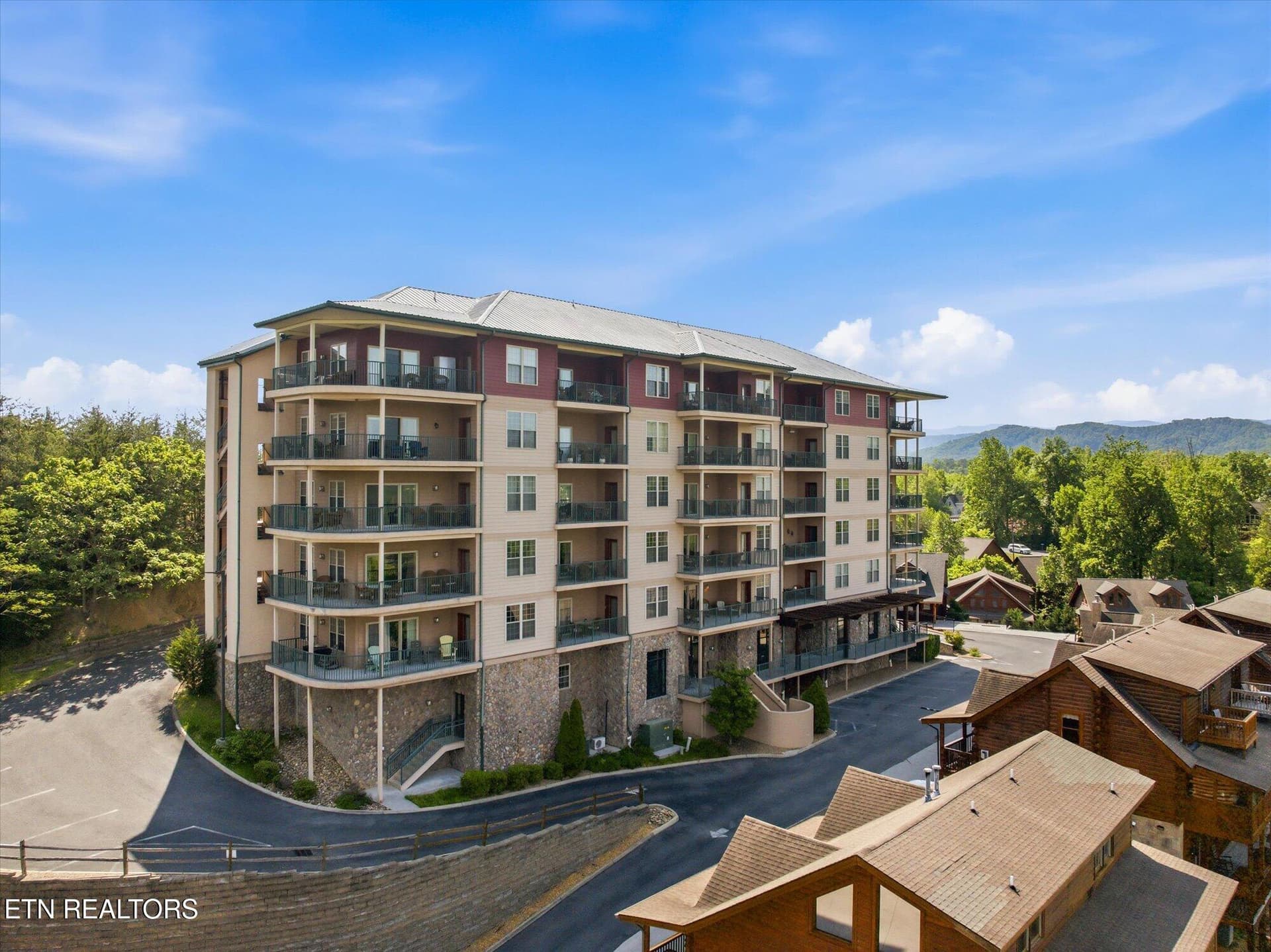 01-410-Big-Bear-Wy-Pigeon-Forge-TN-1 - 410 Big Bear Way UNIT 3005, Pigeon Forge, TN 37863