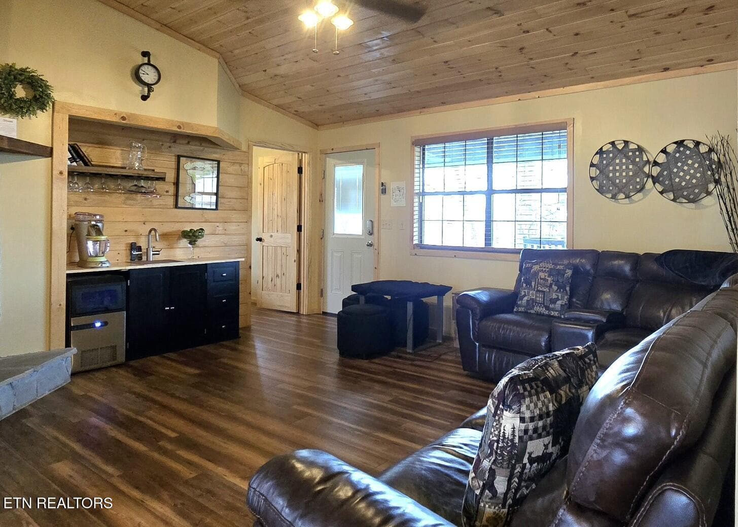 905 SRB 13LIV - 905 Sunrise Blvd, Sevierville, TN 37862