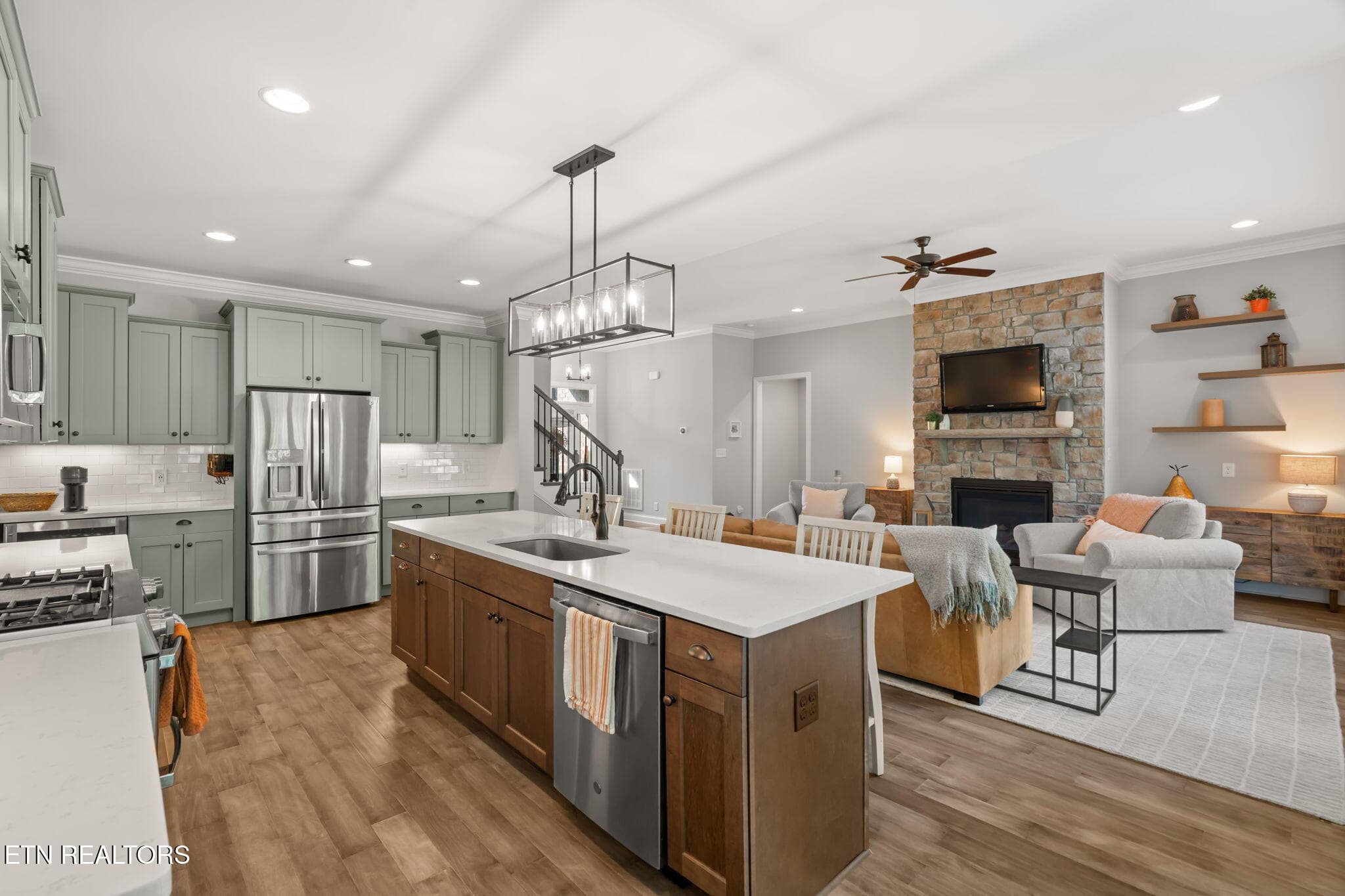 1-web-or-mls-843 Valley Glen1-4 - 843 Valley Glen Blvd, Knoxville, TN 37922