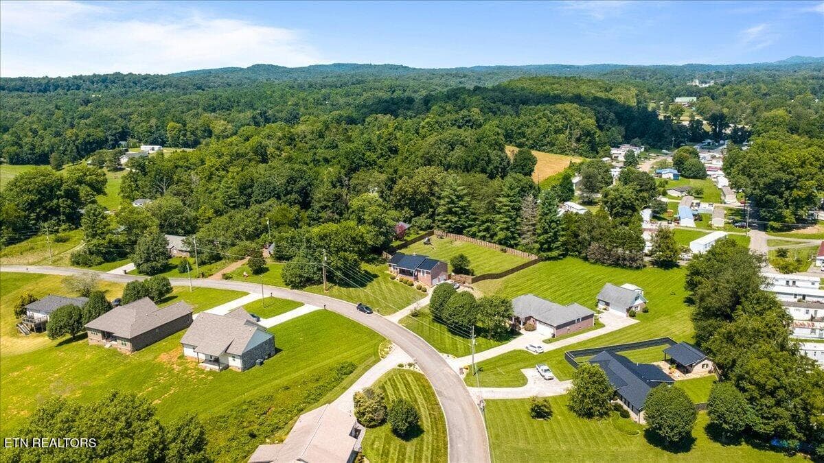 46-136 Grace Cir - 136 Grace Circle, Clinton, TN 37716