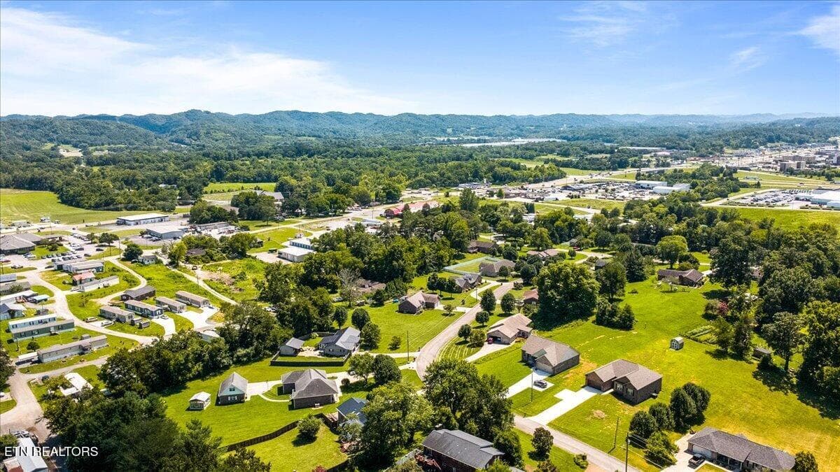 48-136 Grace Cir - 136 Grace Circle, Clinton, TN 37716