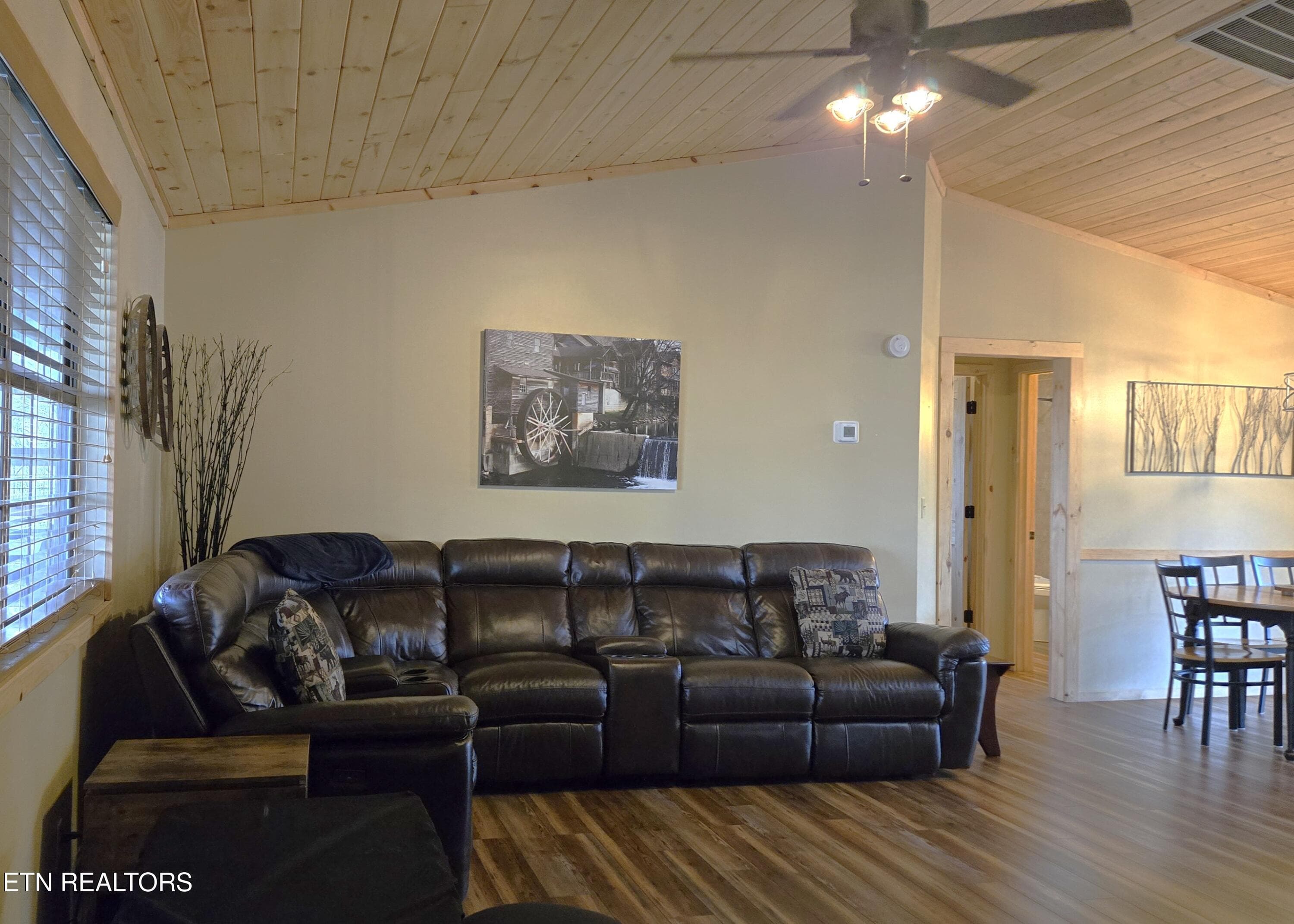 905 SRB 14LIV - 905 Sunrise Blvd, Sevierville, TN 37862