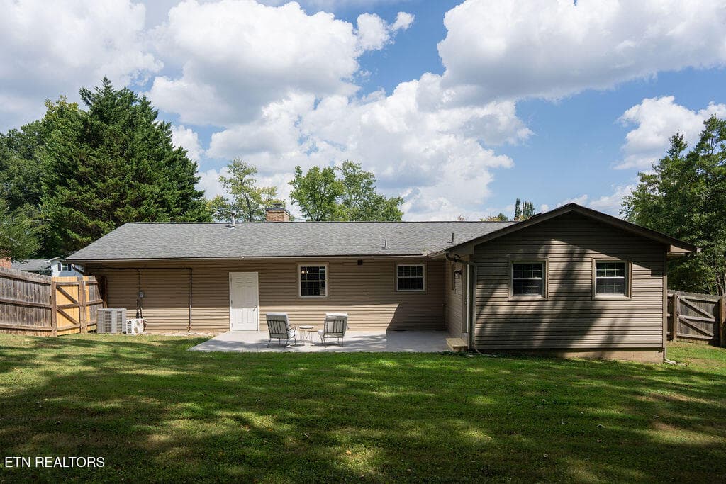 MA102558 - 1017 W Park Drive, Knoxville, TN 37909, Knoxville