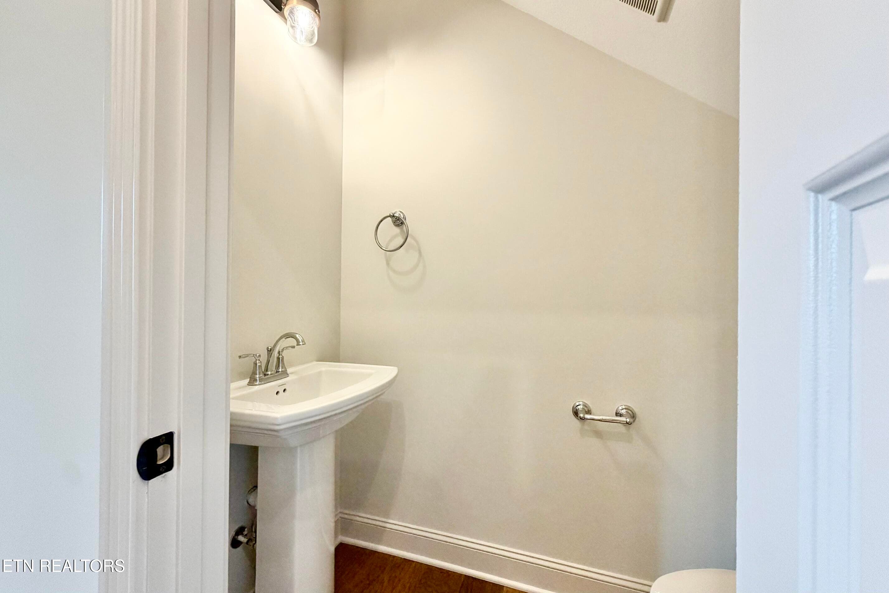 image1 2 - 8906 Queensdale Lane, Knoxville, TN 37924, Knoxville