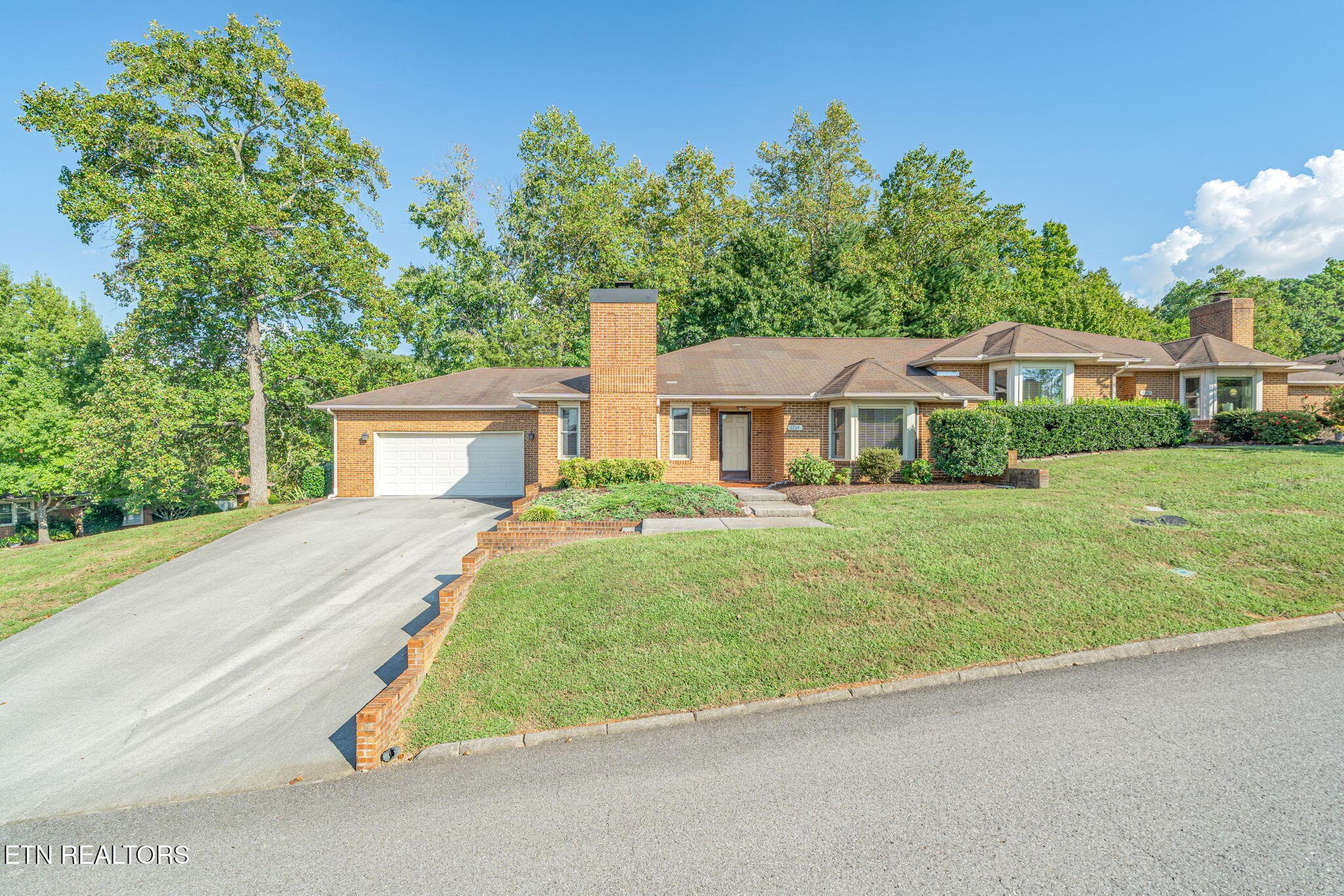 Two-Car Garage with Off-Street Parking - 6924 Bridle Court, Knoxville, TN 37921, Knoxville