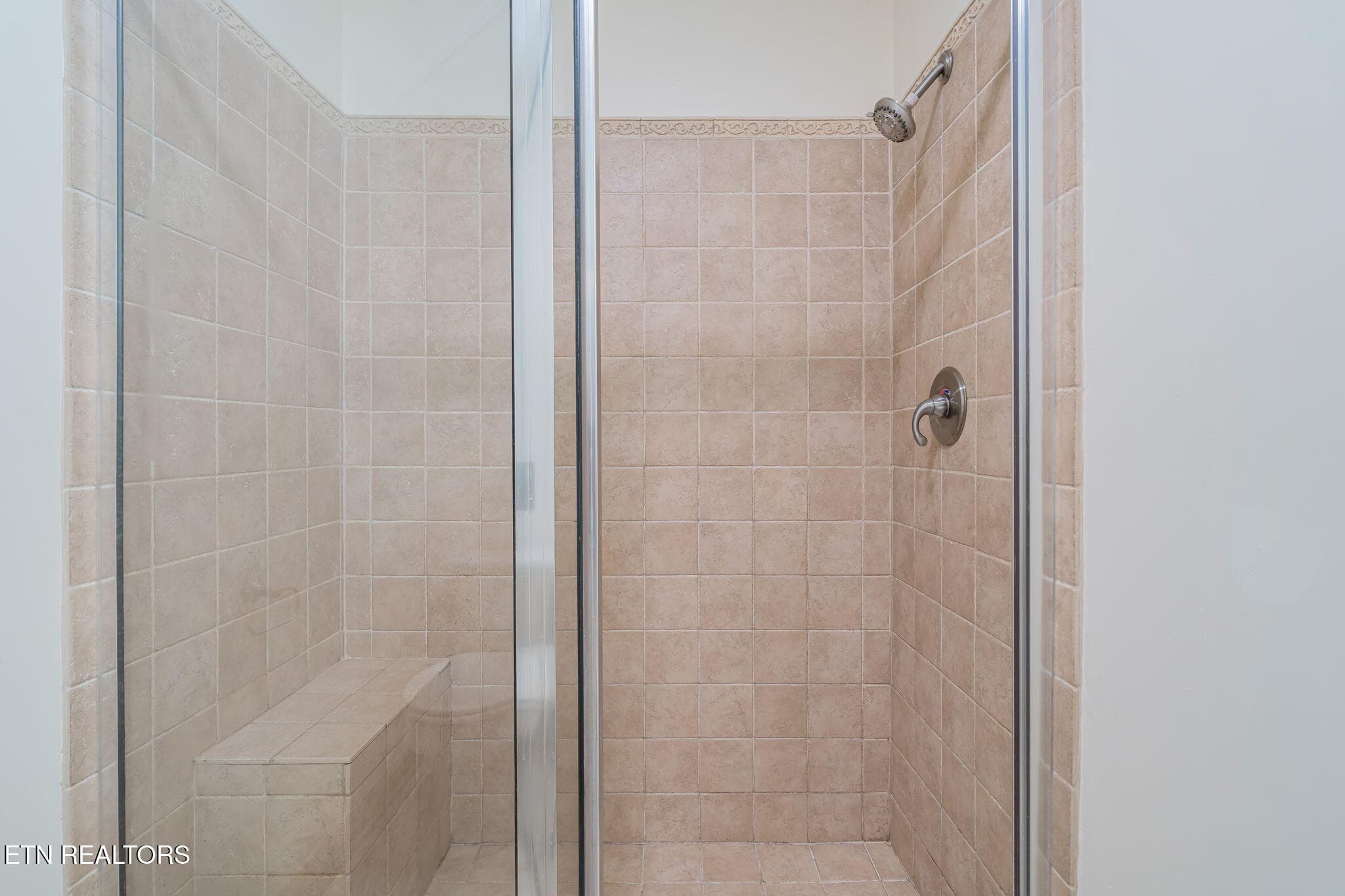 Walk-in Shower - 6924 Bridle Court, Knoxville, TN 37921, Knoxville