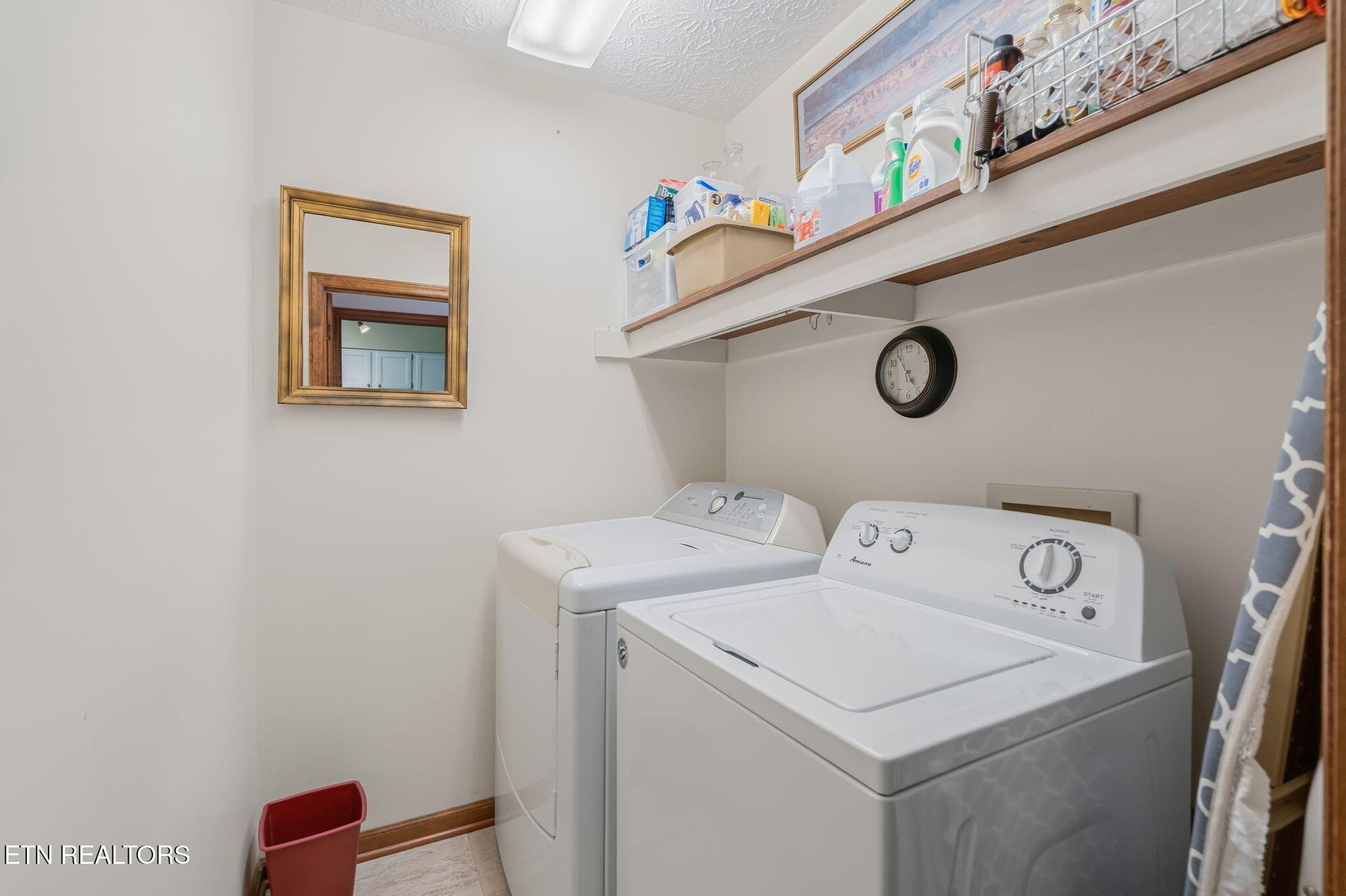 Enclosed Laundry Room - 6924 Bridle Court, Knoxville, TN 37921, Knoxville