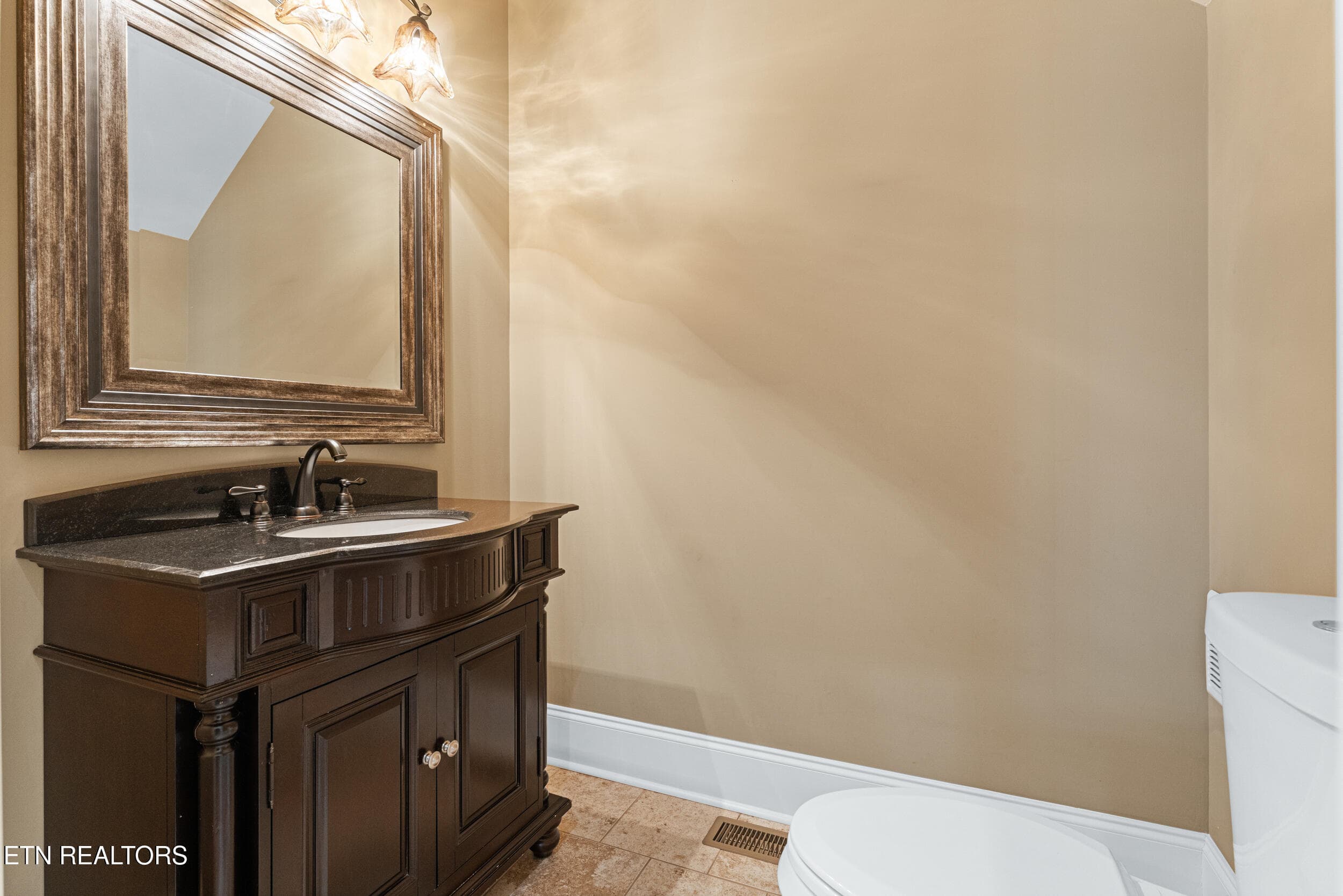 Half Bathroom - 200 Cool Springs Blvd, Knoxville, TN 37934, Knoxville