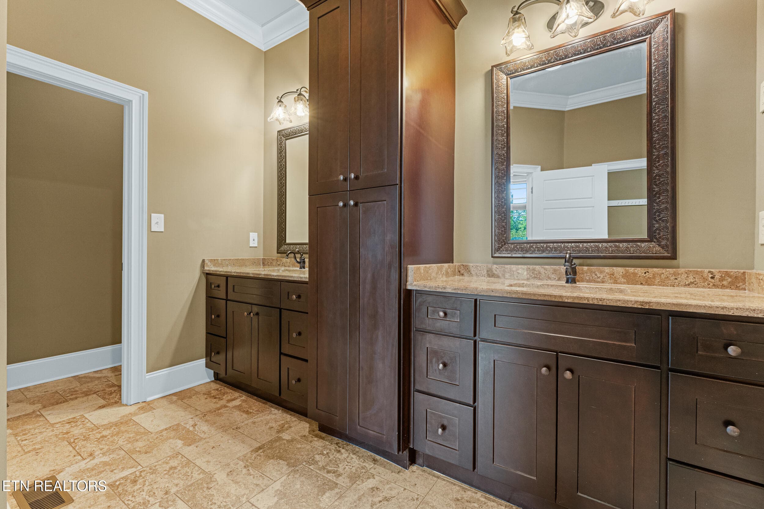 Primary Bathroom - 200 Cool Springs Blvd, Knoxville, TN 37934, Knoxville